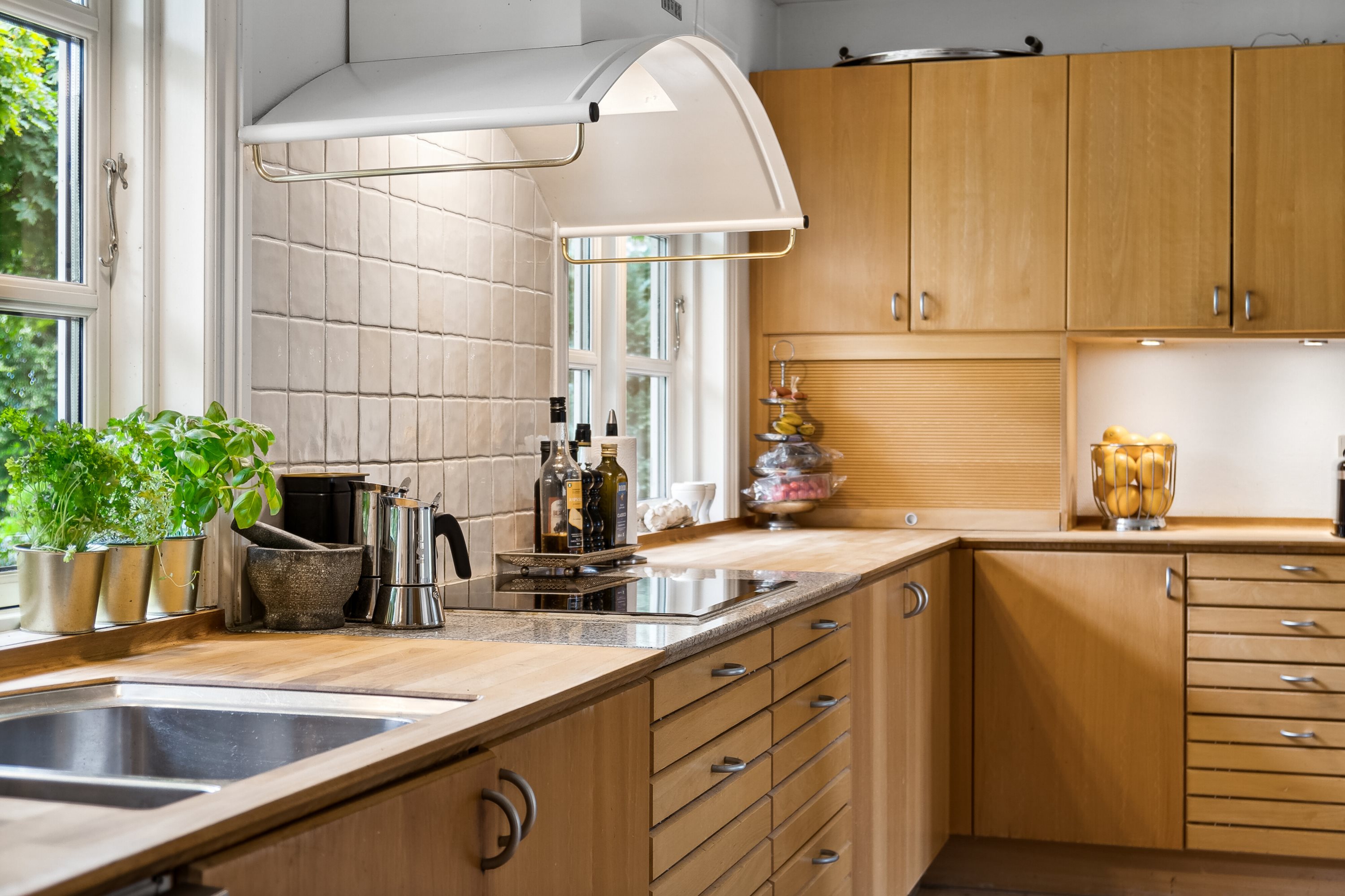 Fremhævet køkken billede i fuldskærmstilstand. Billede af Kong Valdemars Vej 46, Søllerød, 2840 Holte