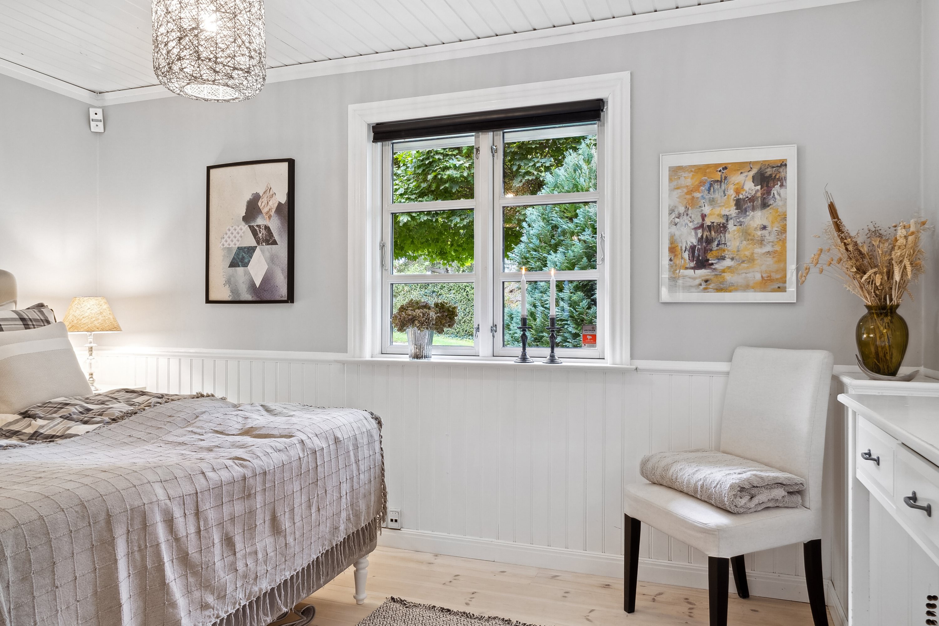 Fremhævet soveværelse billede i fuldskærmstilstand. Billede af Kong Valdemars Vej 46, Søllerød, 2840 Holte