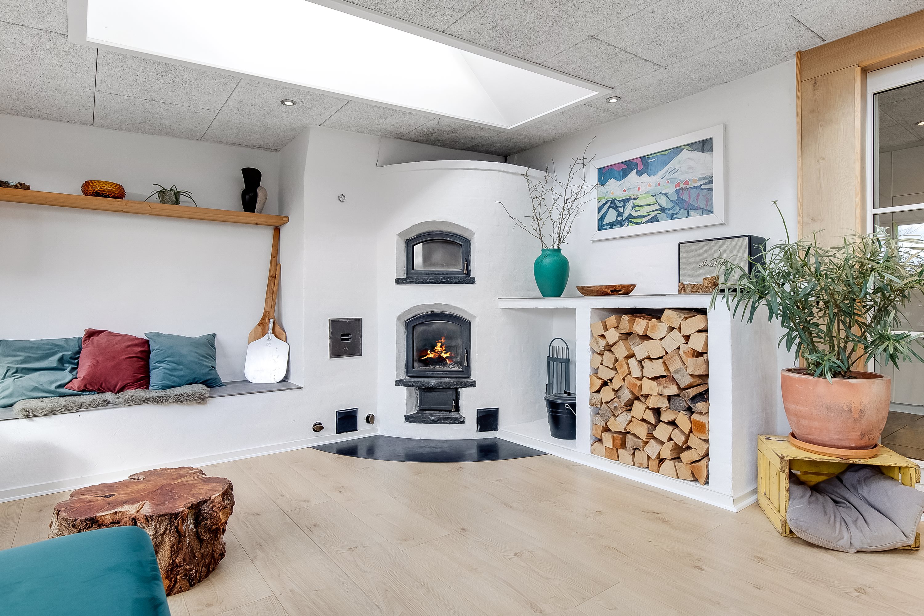 Fremhævet pejsestue billede i fuldskærmstilstand. Billede af Grønlandsvej 14, 7100 Vejle