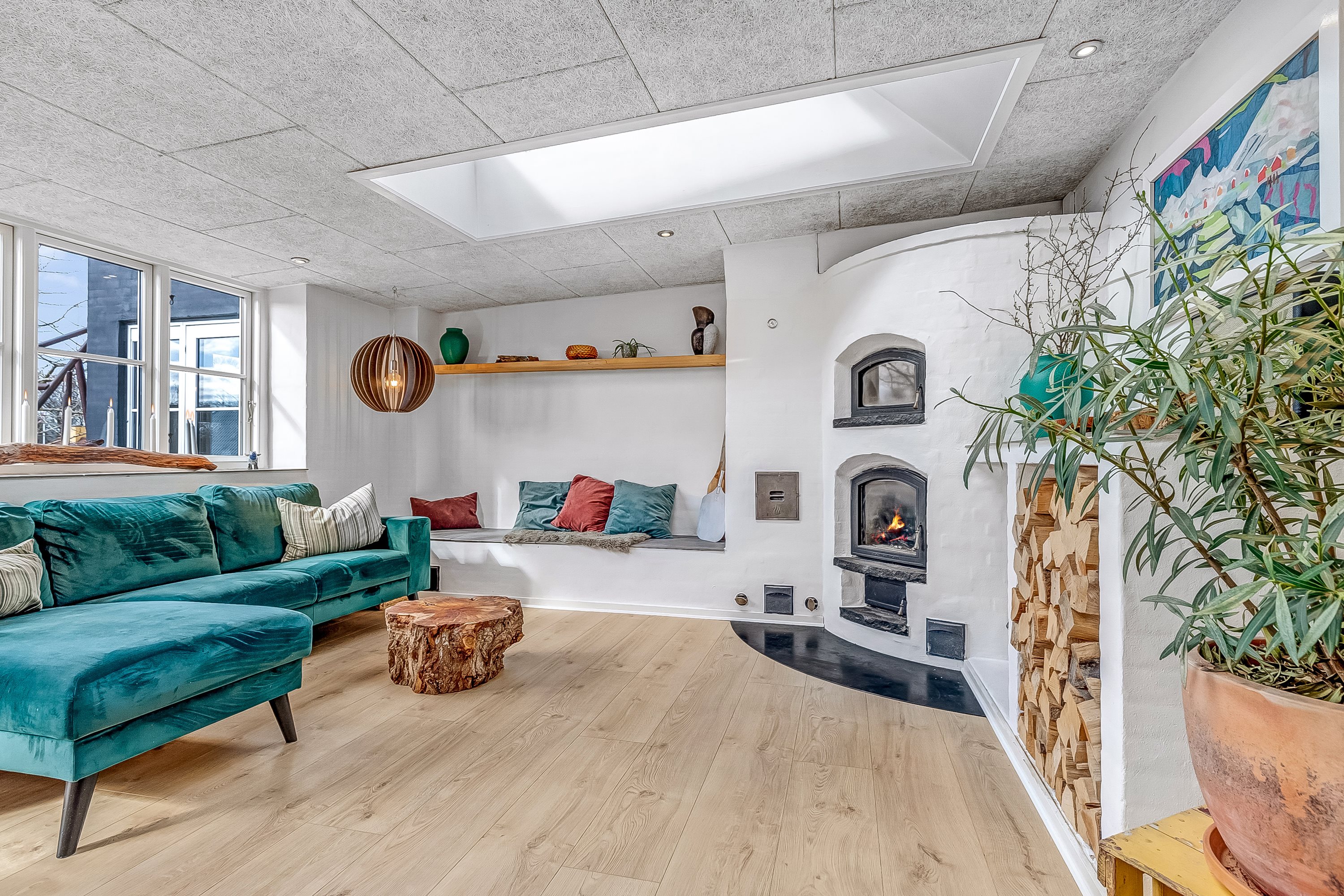 Fremhævet pejsestue billede i fuldskærmstilstand. Billede af Grønlandsvej 14, 7100 Vejle