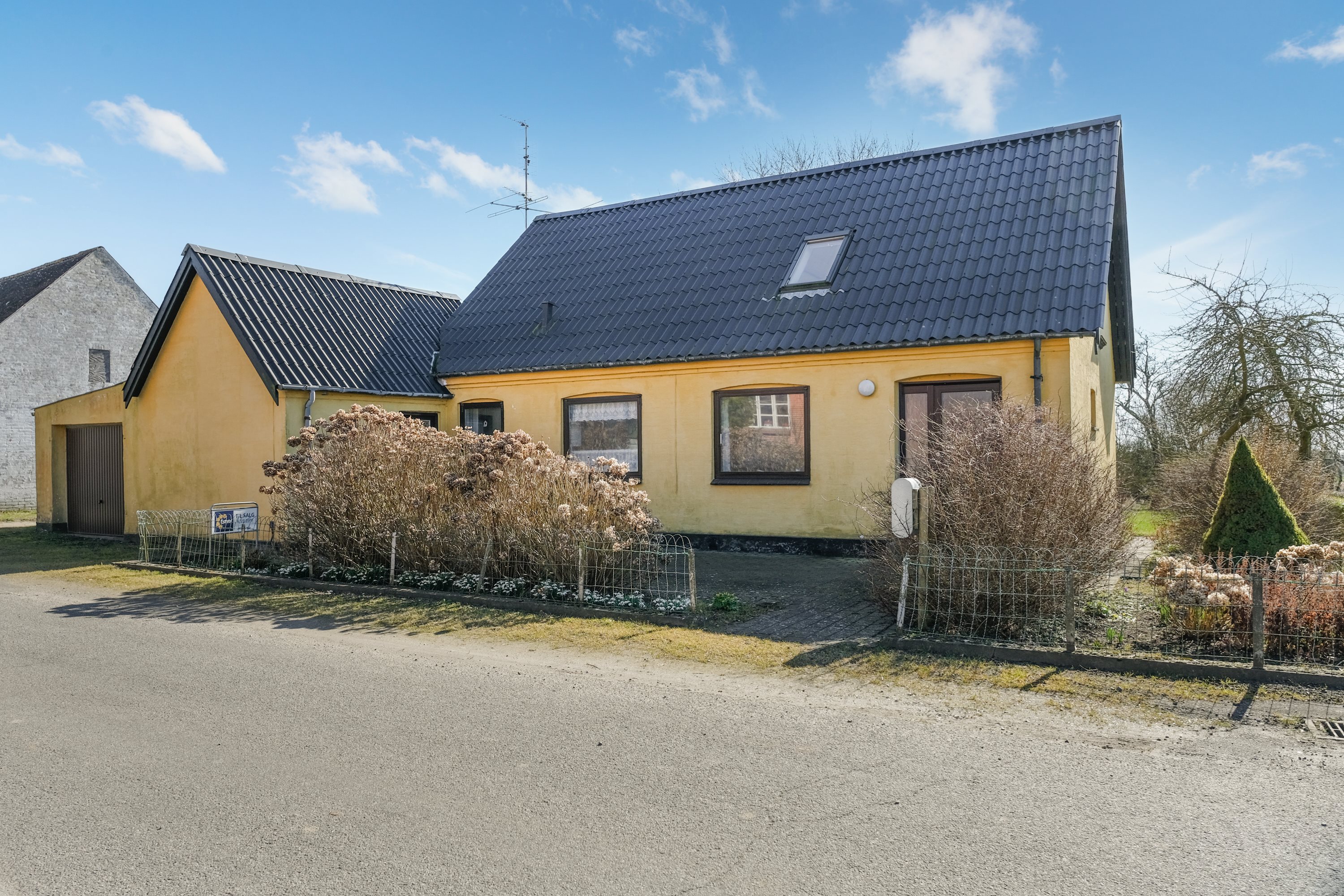 Fremhævet facade billede i fuldskærmstilstand. Billede af Kongeballevej 13, 5970 Ærøskøbing