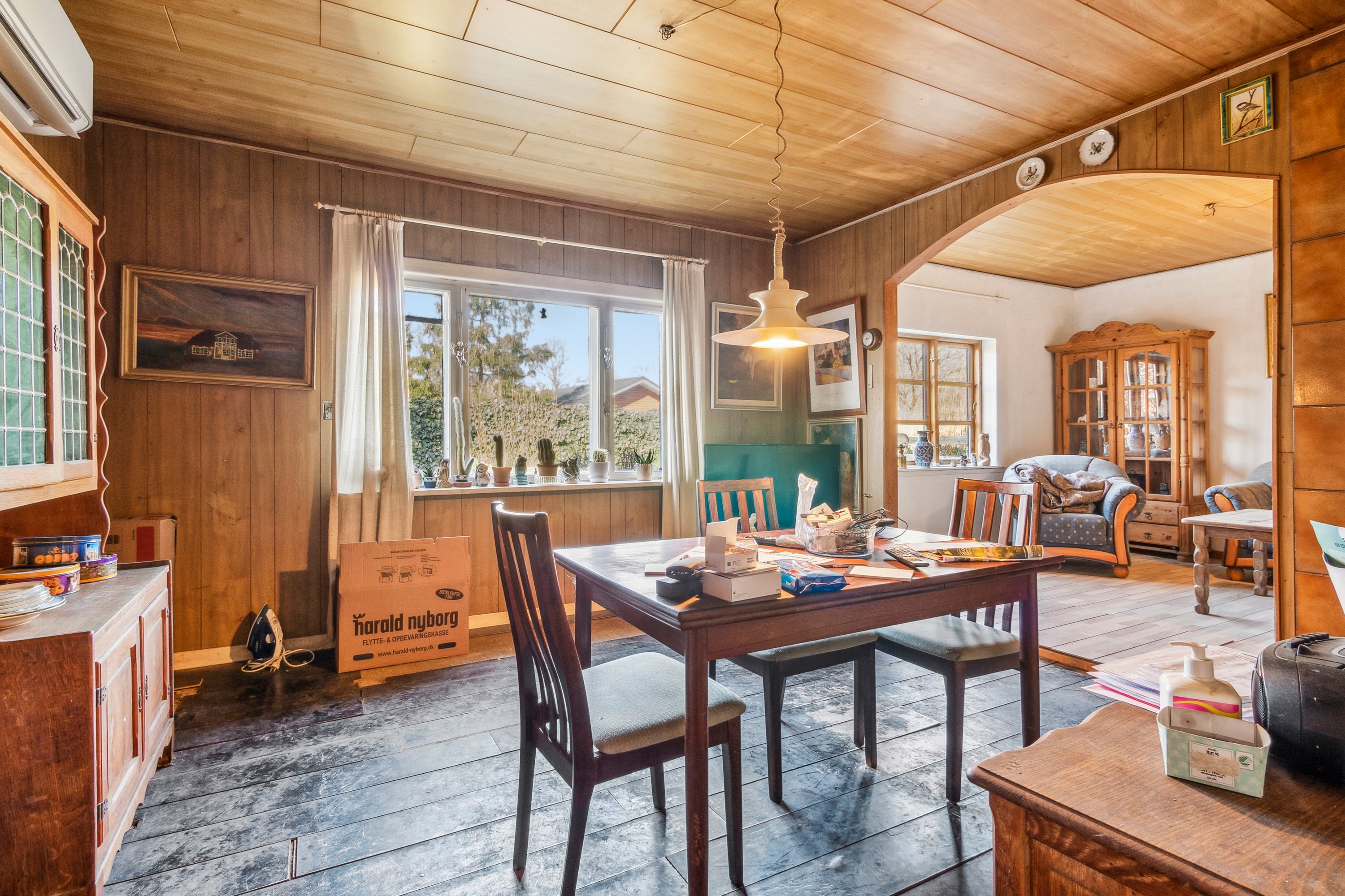 Fremhævet stue billede i fuldskærmstilstand. Billede af Hf. Birkevang 145, 2700 Brønshøj