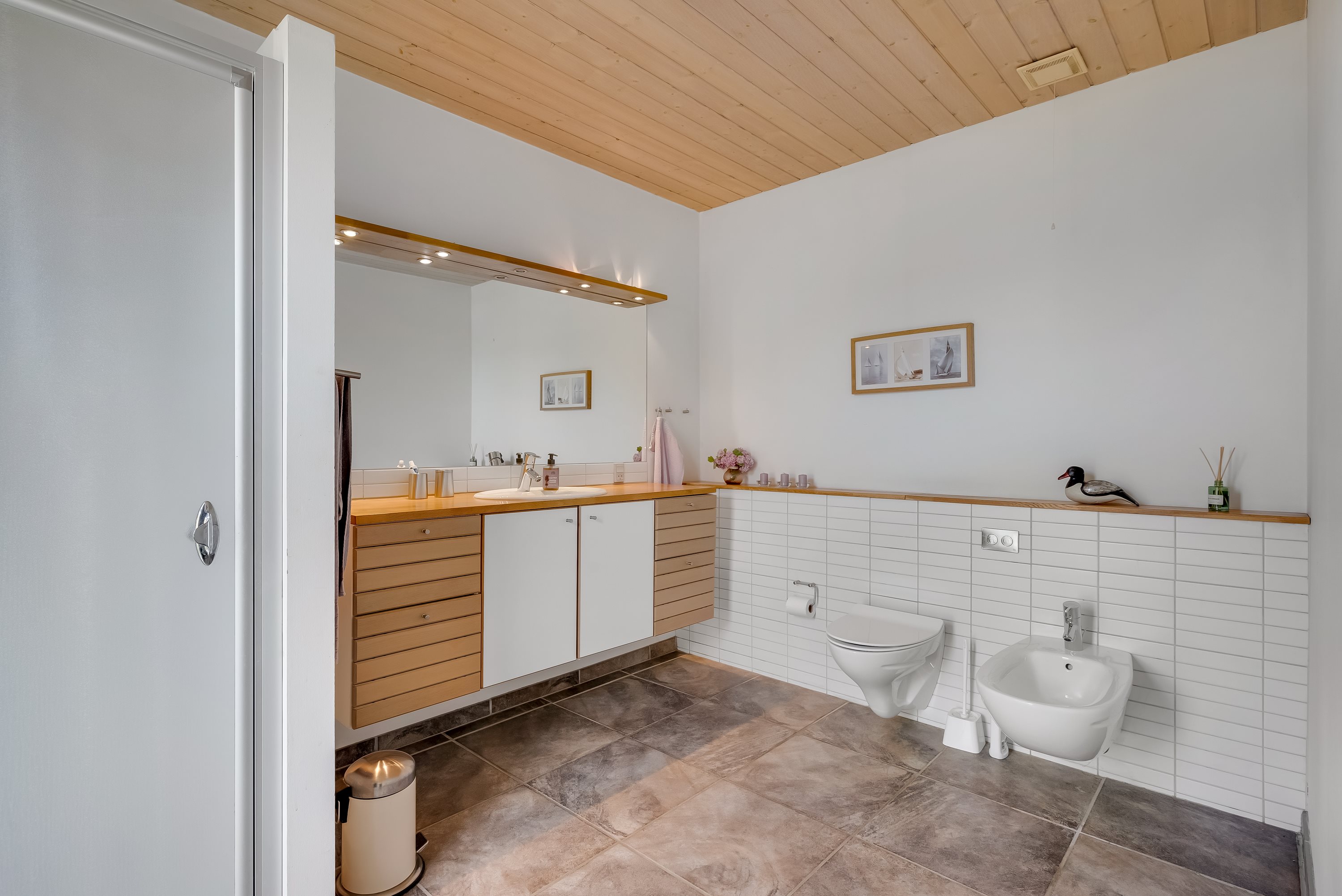 Fremhævet badeværelse billede i fuldskærmstilstand. Billede af Heboltoft 38, Velling, 6950 Ringkøbing