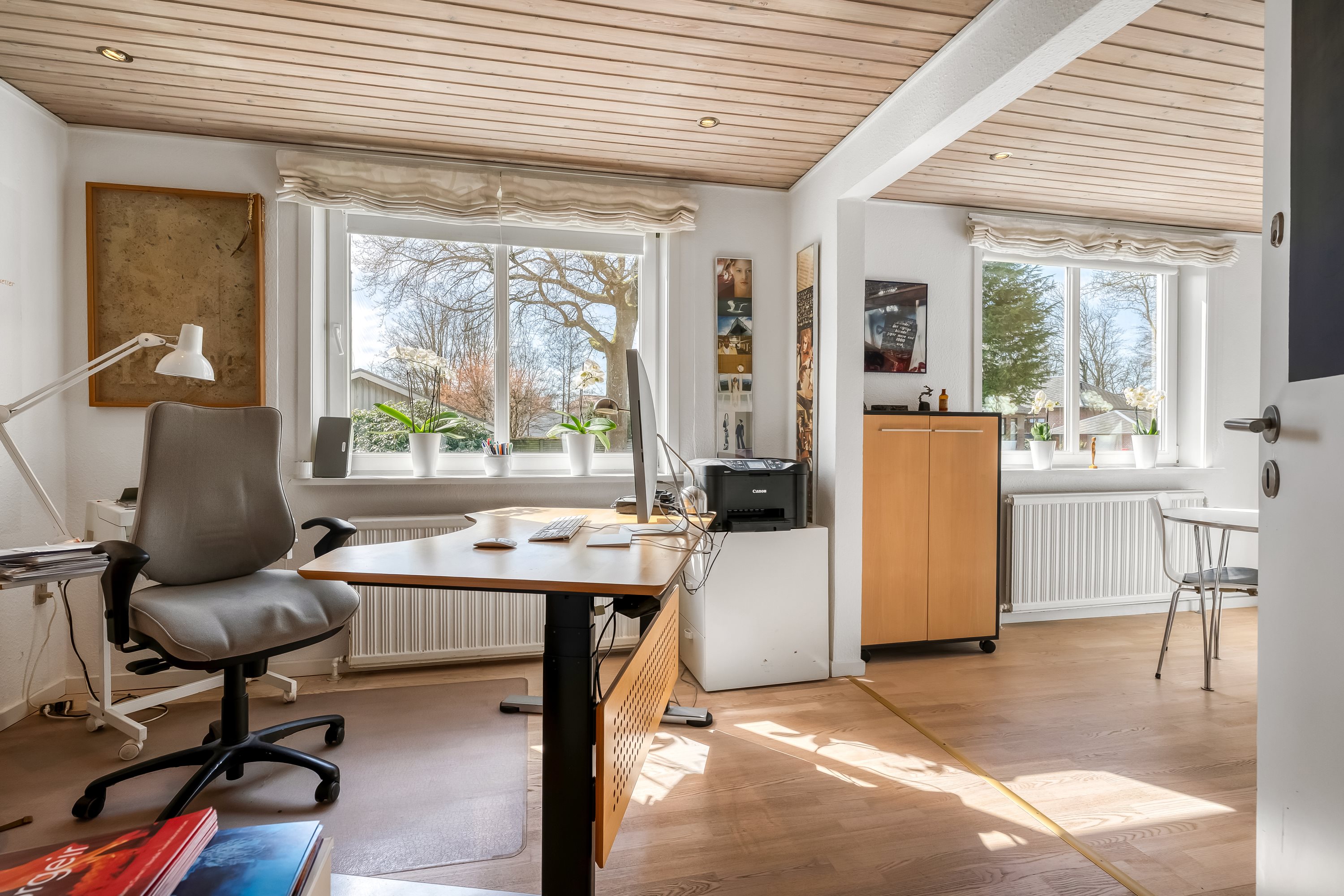 Fremhævet kontor billede i fuldskærmstilstand. Billede af Granbakken 9, 7500 Holstebro