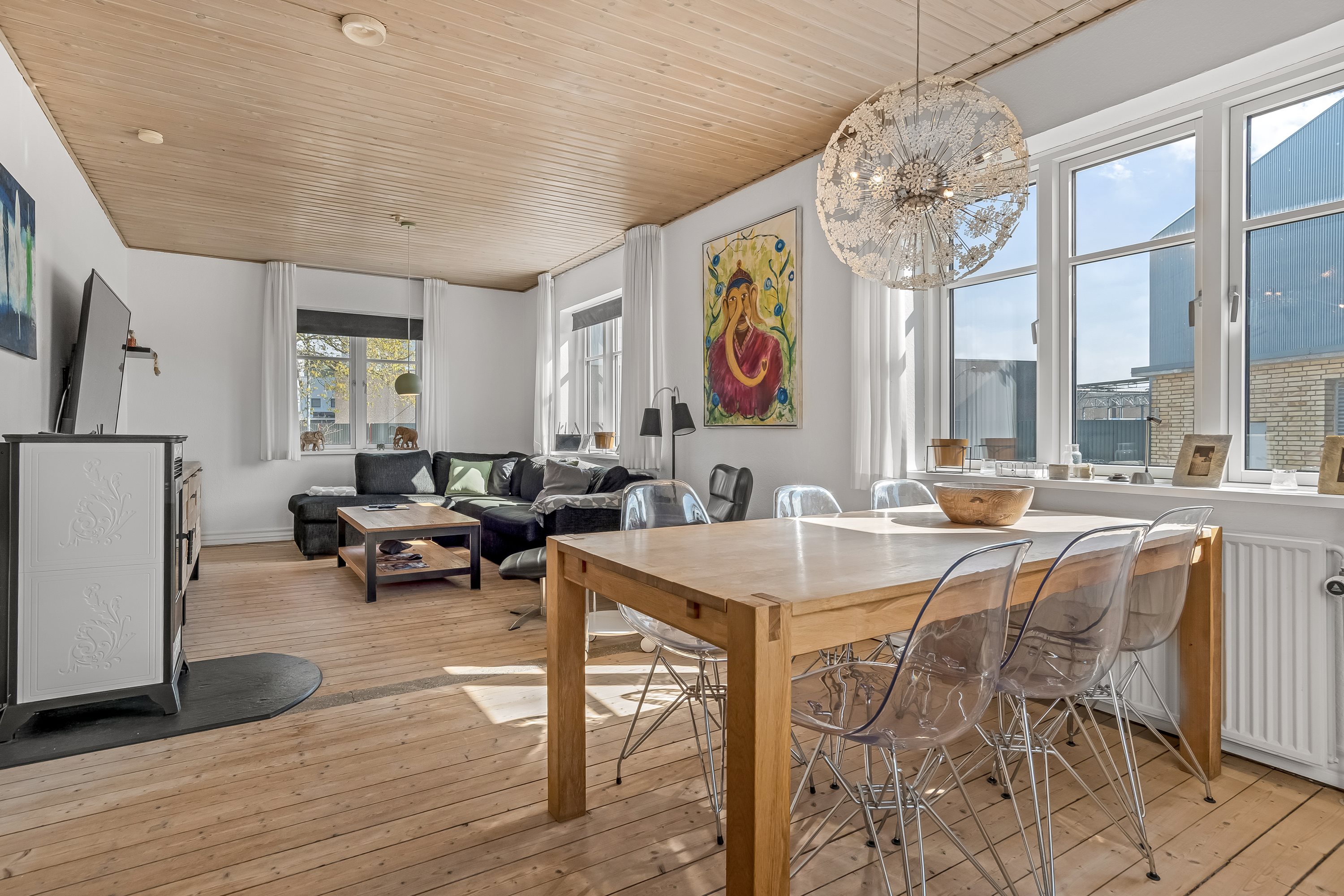 Fremhævet stue billede i fuldskærmstilstand. Billede af Ryesvej 26, 7500 Holstebro