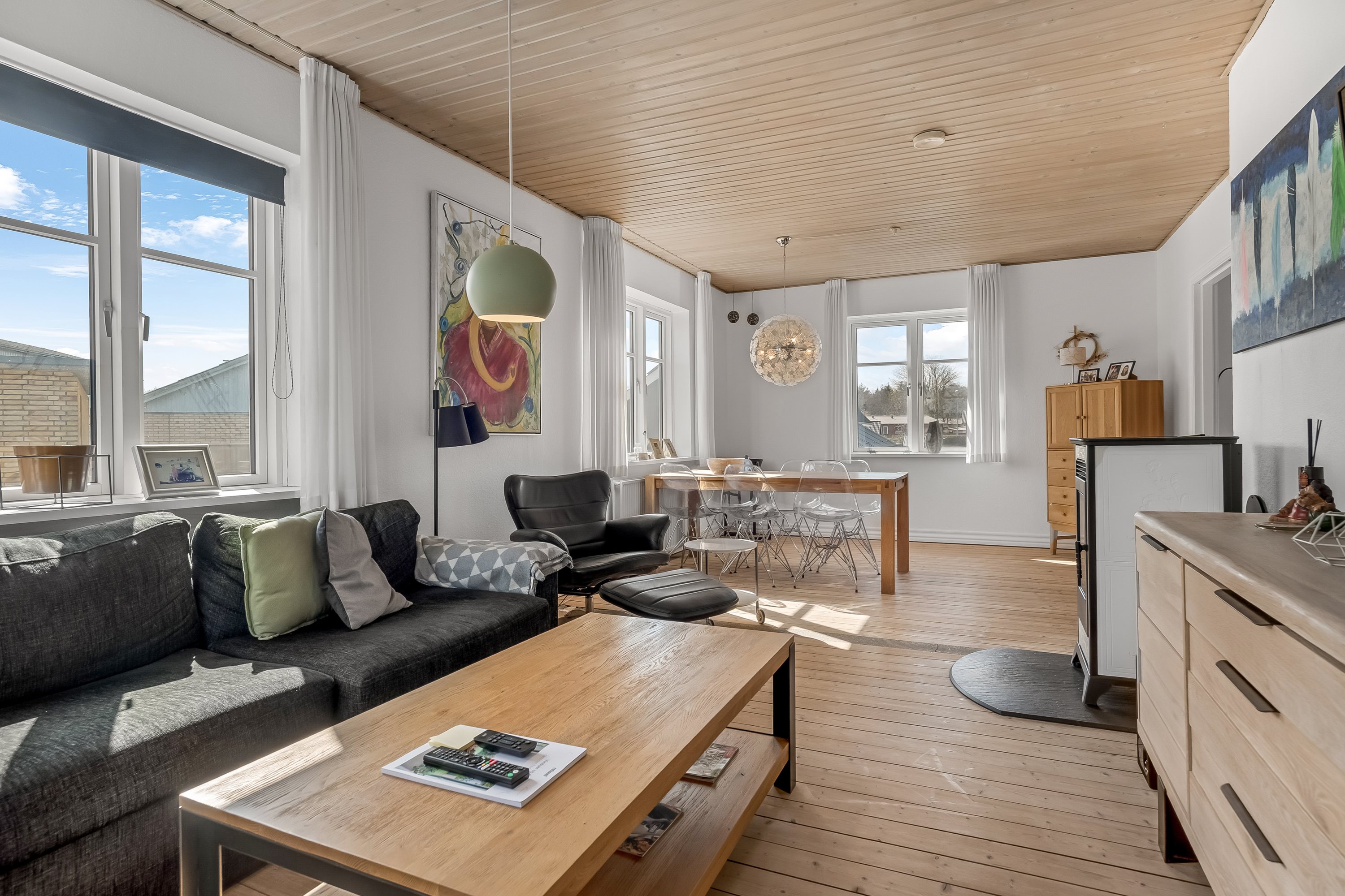 Fremhævet stue billede i fuldskærmstilstand. Billede af Ryesvej 26, 7500 Holstebro