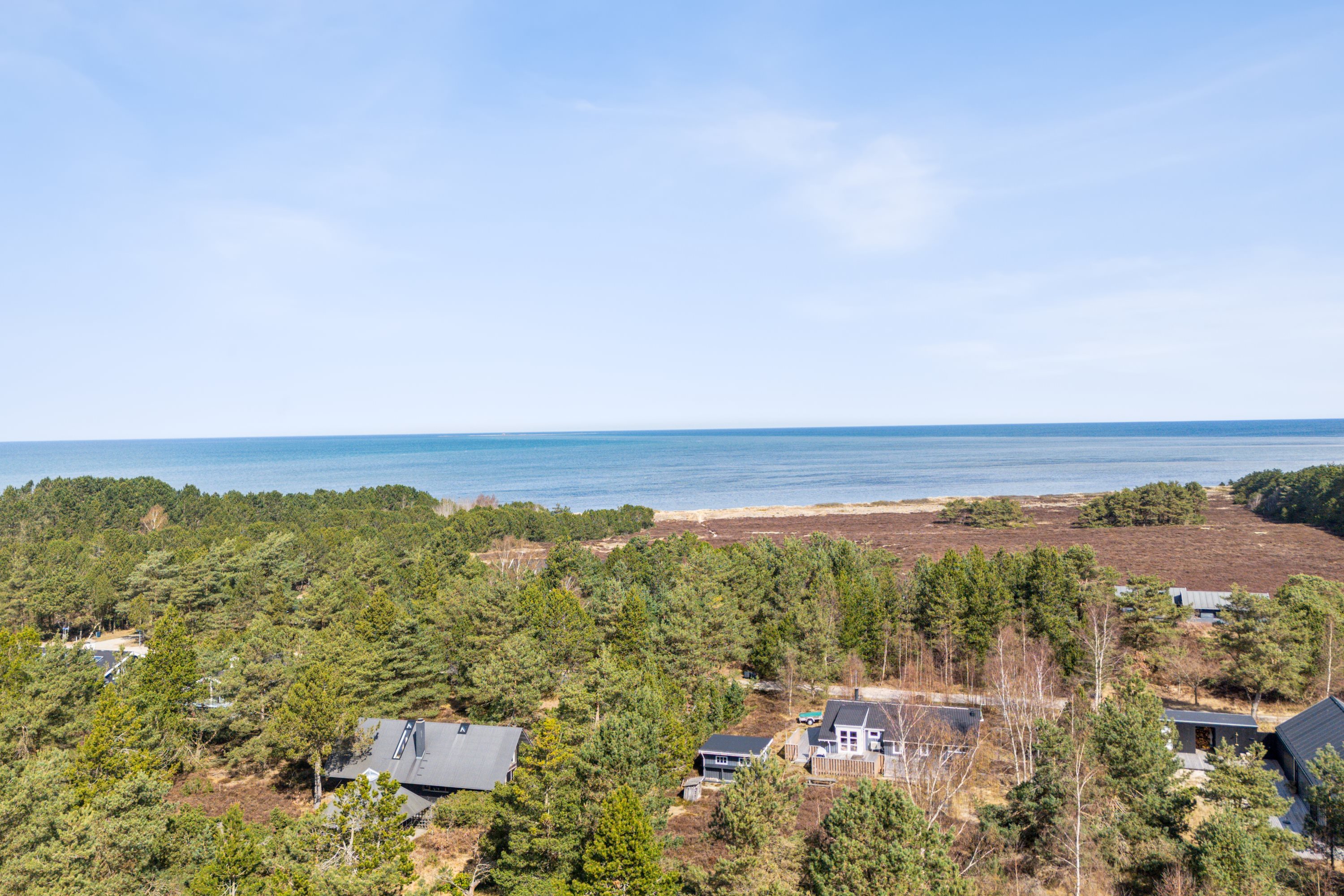 Fremhævet luftfoto billede i fuldskærmstilstand. Billede af Blåtopvej 9, Vesterø, 9940 Læsø