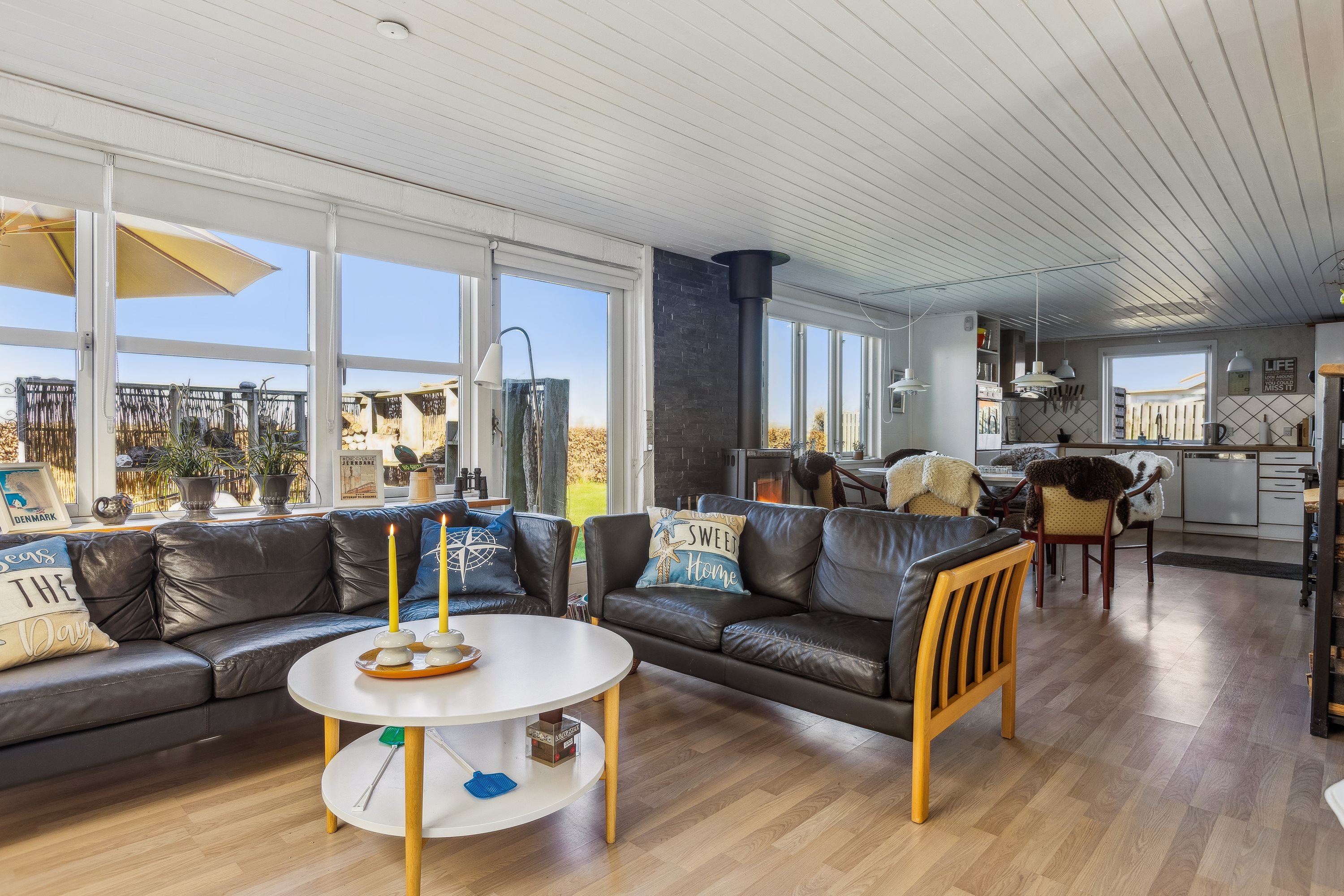 Fremhævet stue billede i fuldskærmstilstand. Billede af Rønnevænget 15, Tørresø Strand, 5450 Otterup