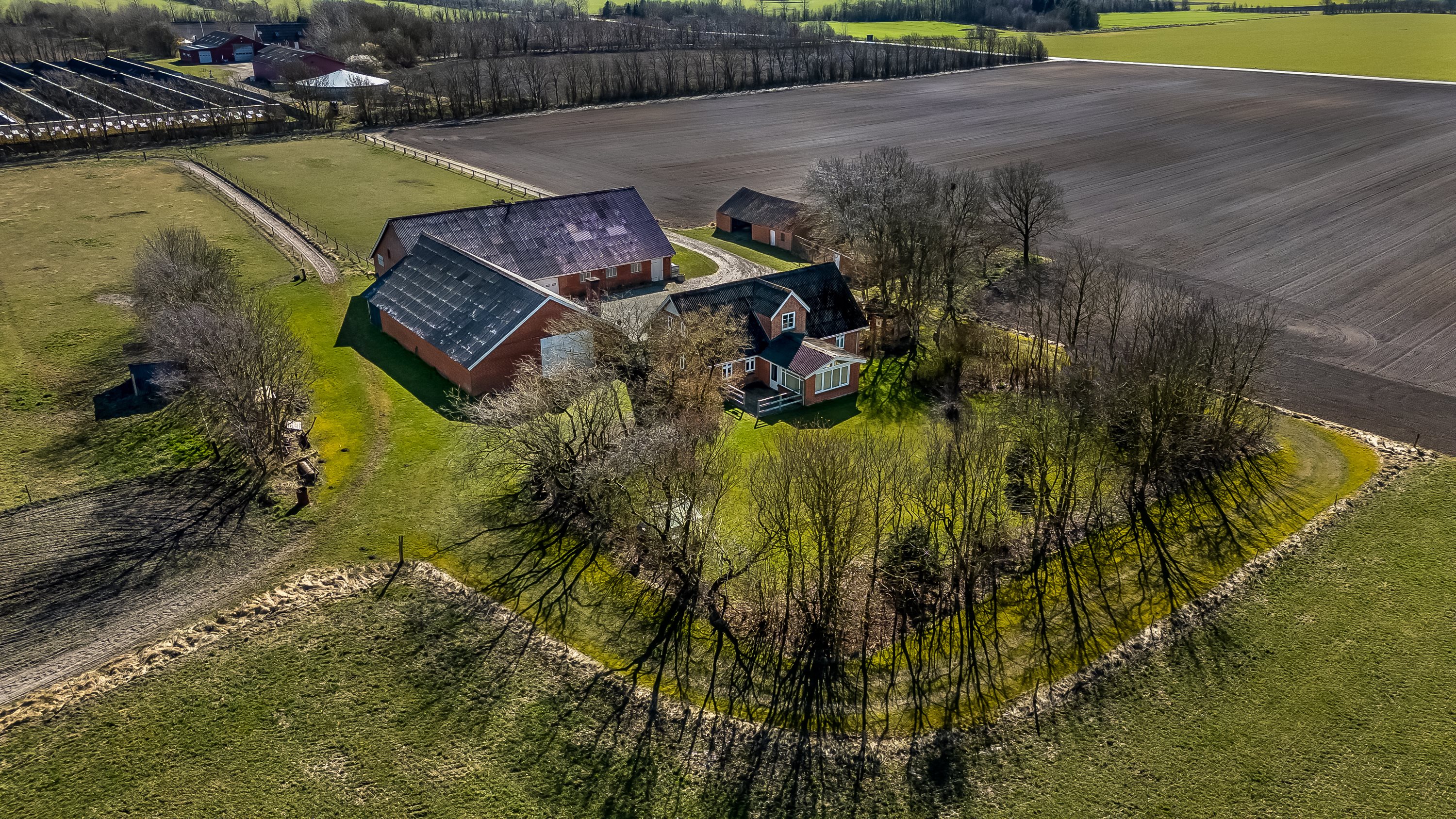 Fremhævet luftfoto billede i fuldskærmstilstand. Billede af Hesselåvej 33, Skave, 7500 Holstebro
