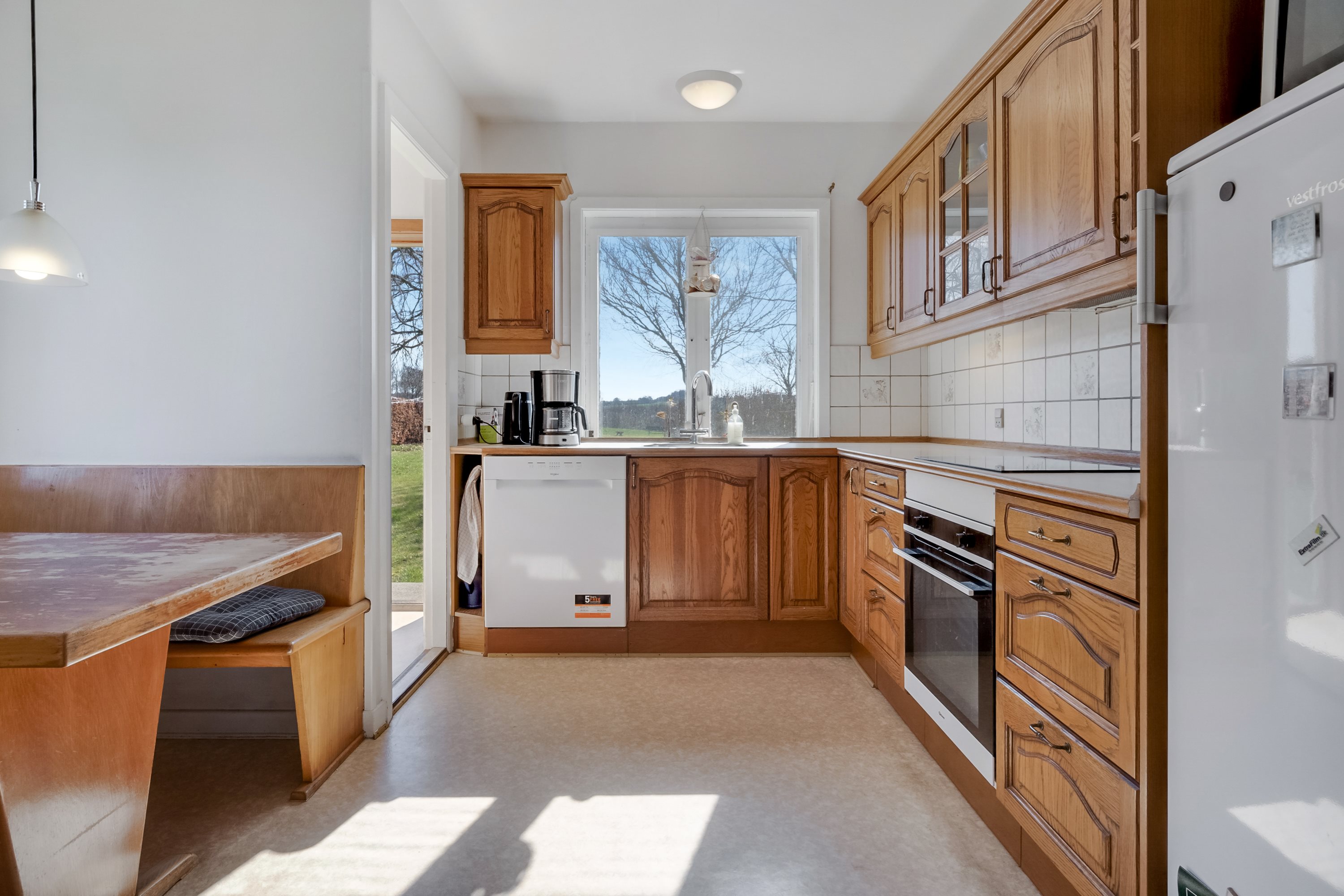 Fremhævet køkken billede i fuldskærmstilstand. Billede af Akkerupvej 70, 5683 Haarby