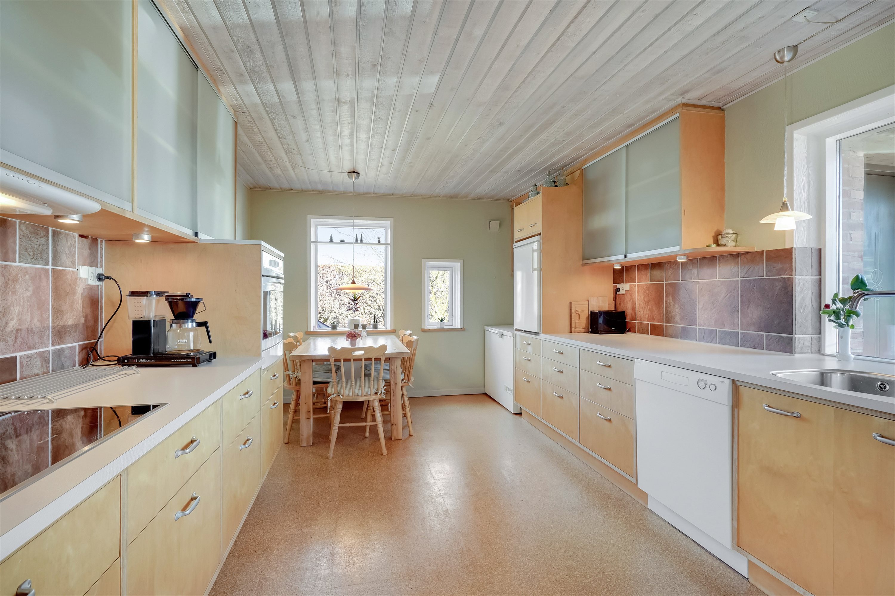 Fremhævet køkken billede i fuldskærmstilstand. Billede af Sdr Mallevej 44, Horne, 6800 Varde