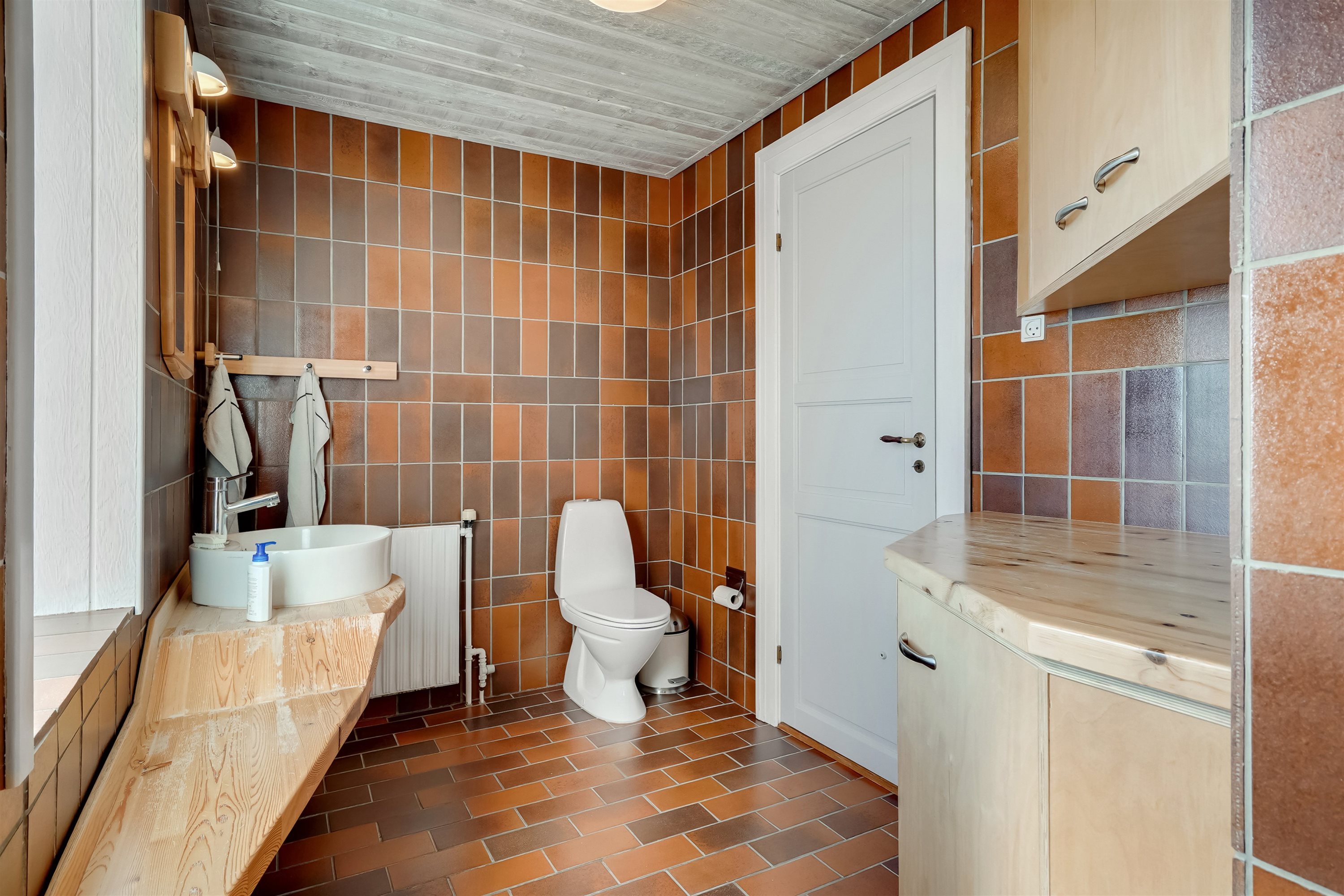 Fremhævet badeværelse billede i fuldskærmstilstand. Billede af Sdr Mallevej 44, Horne, 6800 Varde