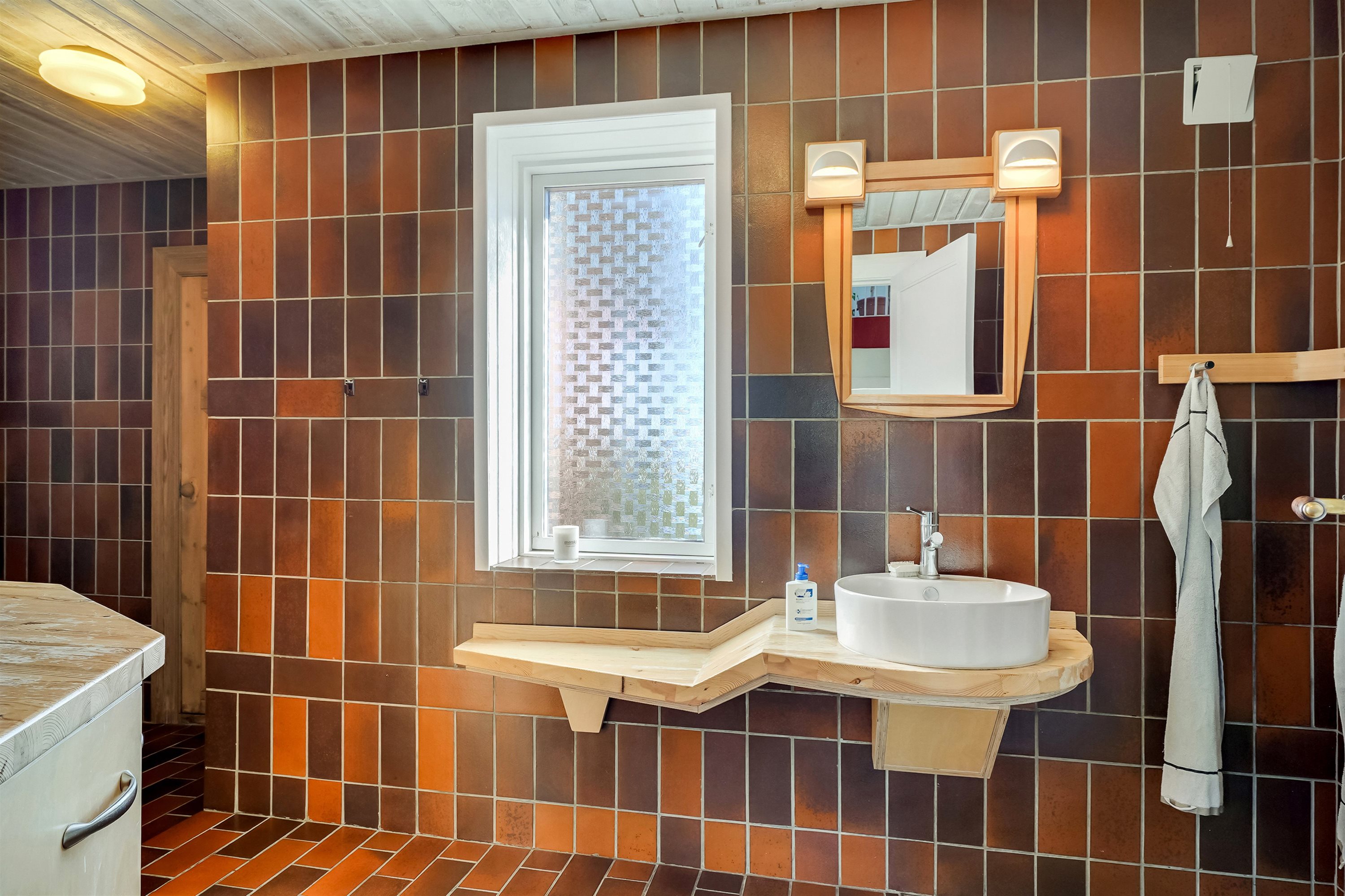 Fremhævet badeværelse billede i fuldskærmstilstand. Billede af Sdr Mallevej 44, Horne, 6800 Varde