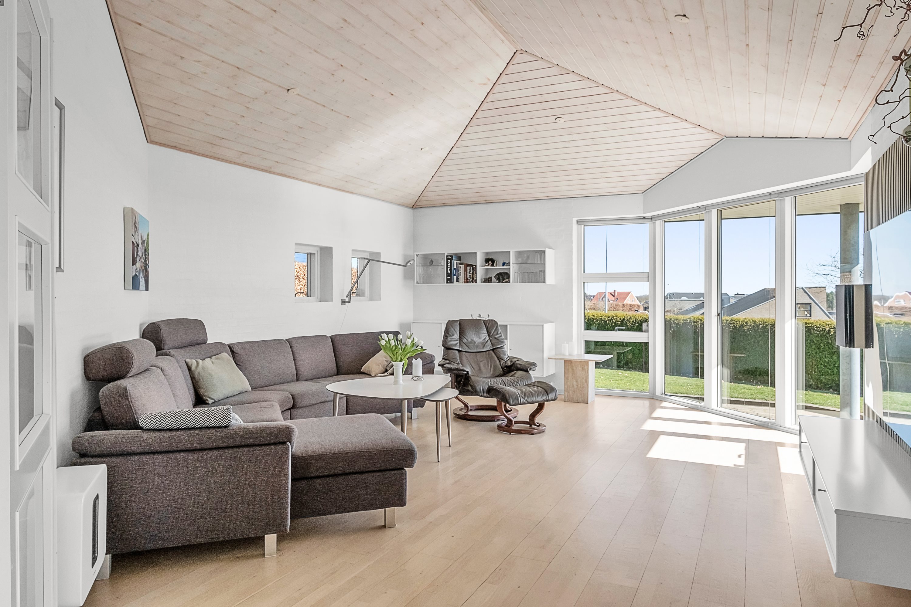 Fremhævet stue billede i fuldskærmstilstand. Billede af Blåbærhaven 11, 8520 Lystrup