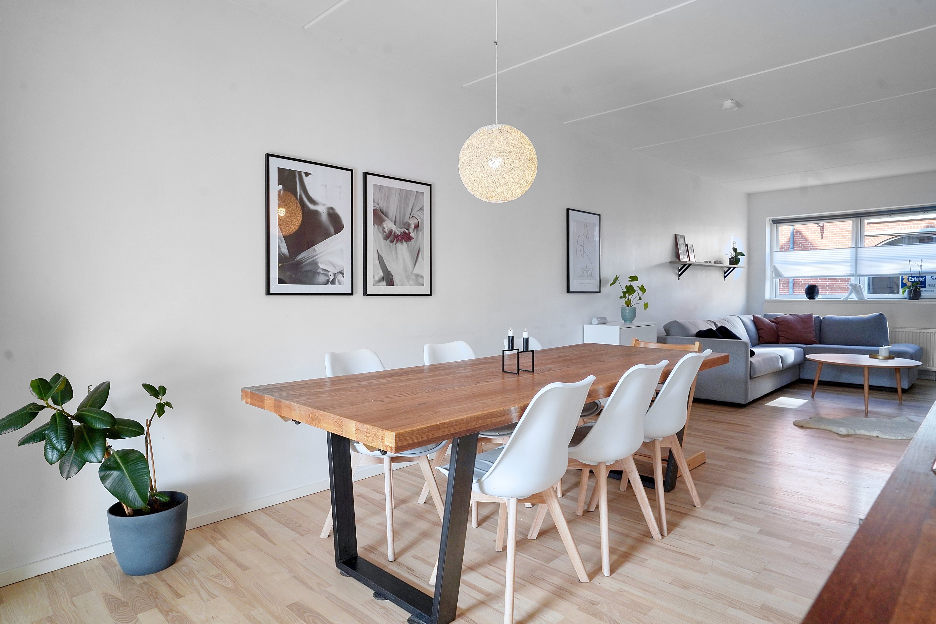 Fremhævet spisestue billede i fuldskærmstilstand. Billede af Nyhusevej 1C, 3400 Hillerød