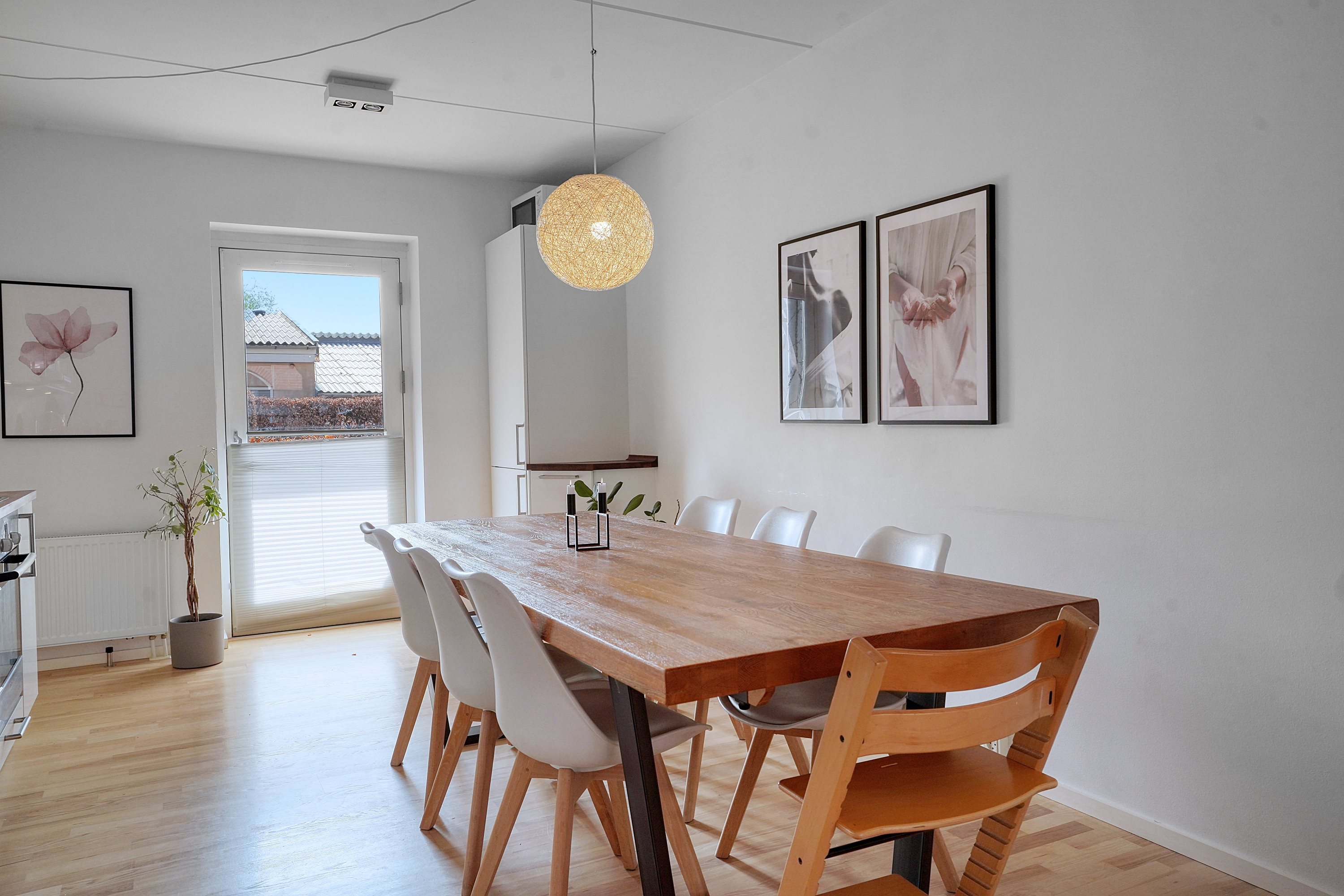 Fremhævet spisestue billede i fuldskærmstilstand. Billede af Nyhusevej 1C, 3400 Hillerød