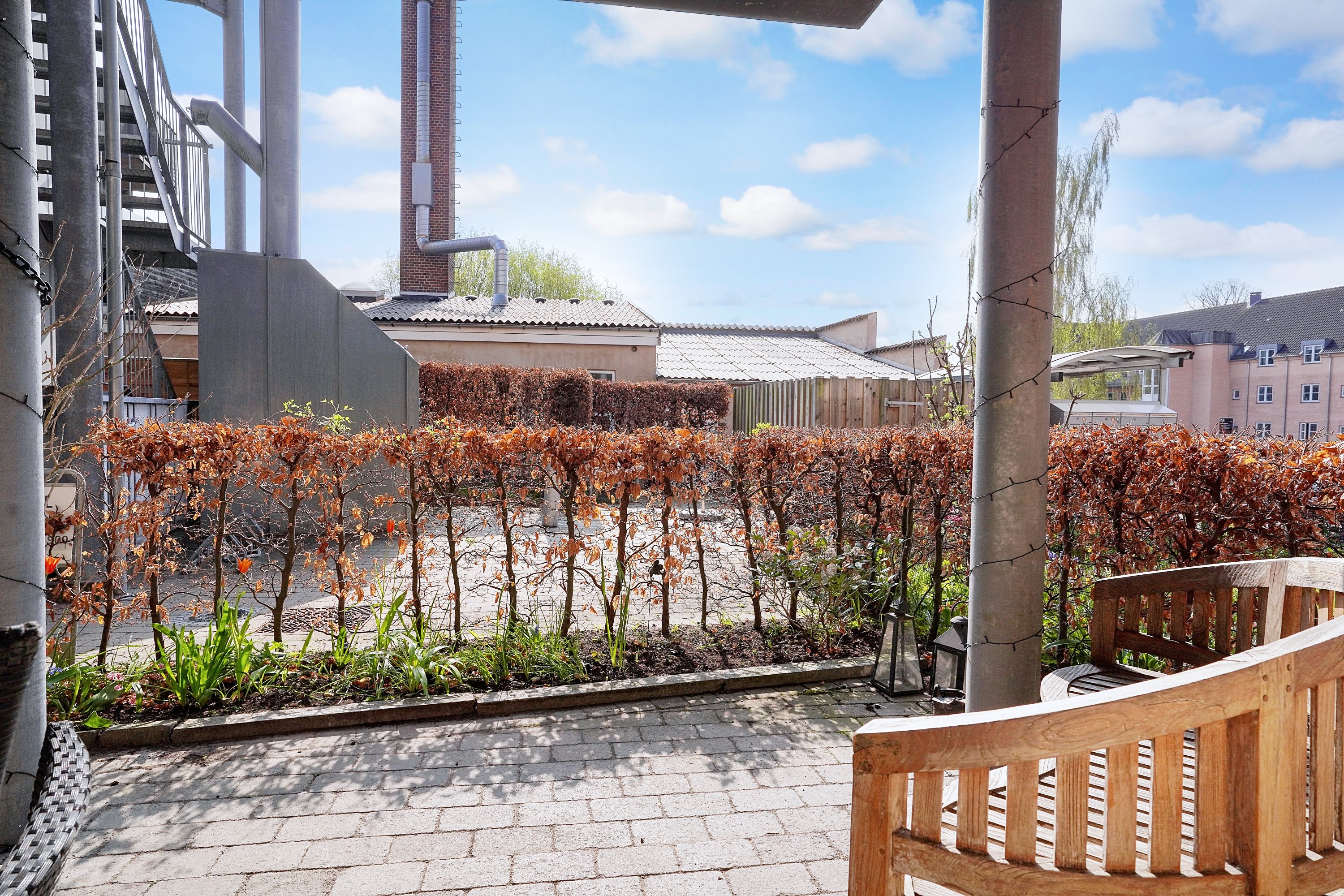 Fremhævet terrasse billede i fuldskærmstilstand. Billede af Nyhusevej 1C, 3400 Hillerød