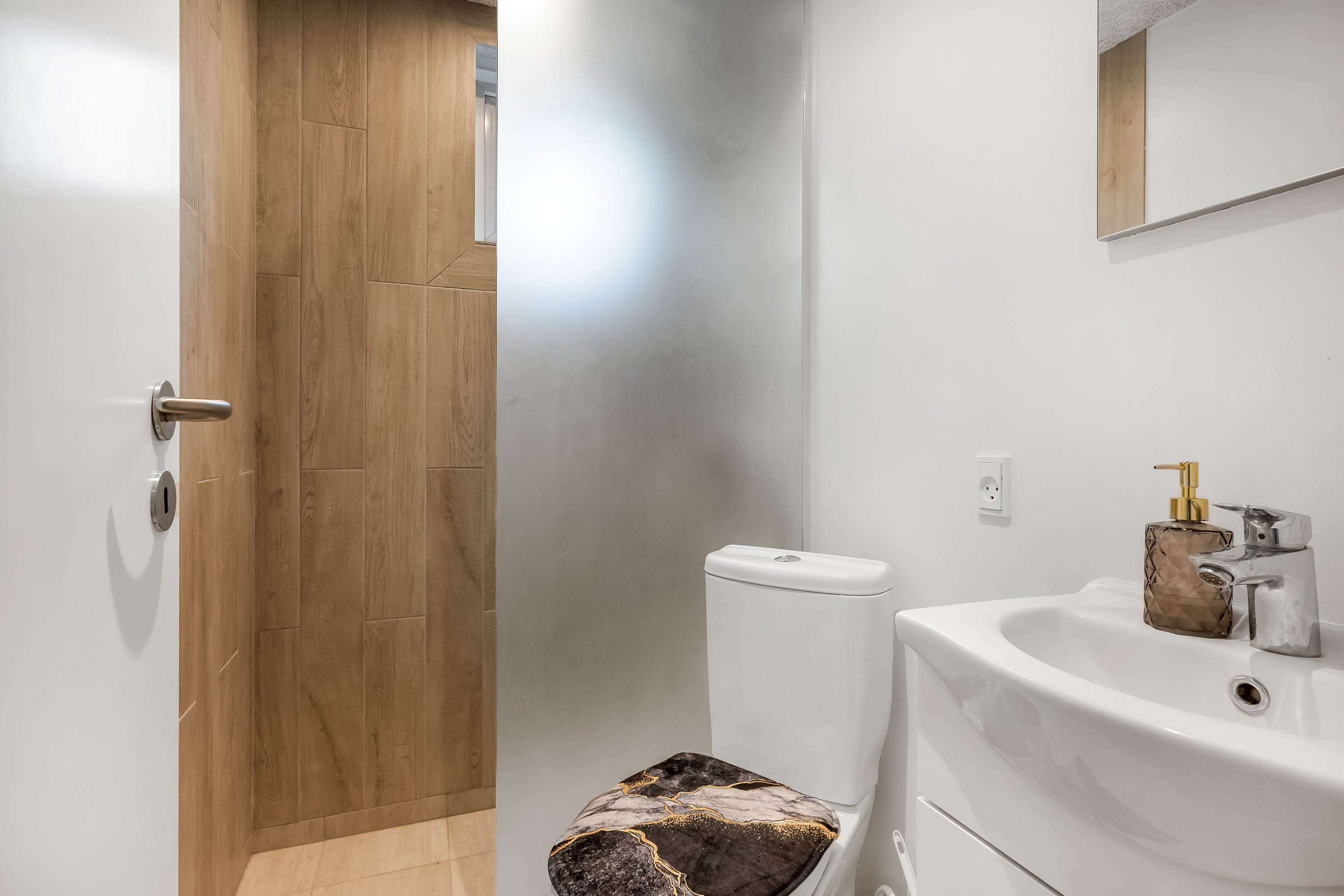 Fremhævet badeværelse billede i fuldskærmstilstand. Billede af P O Pedersens Vej 65, 7500 Holstebro