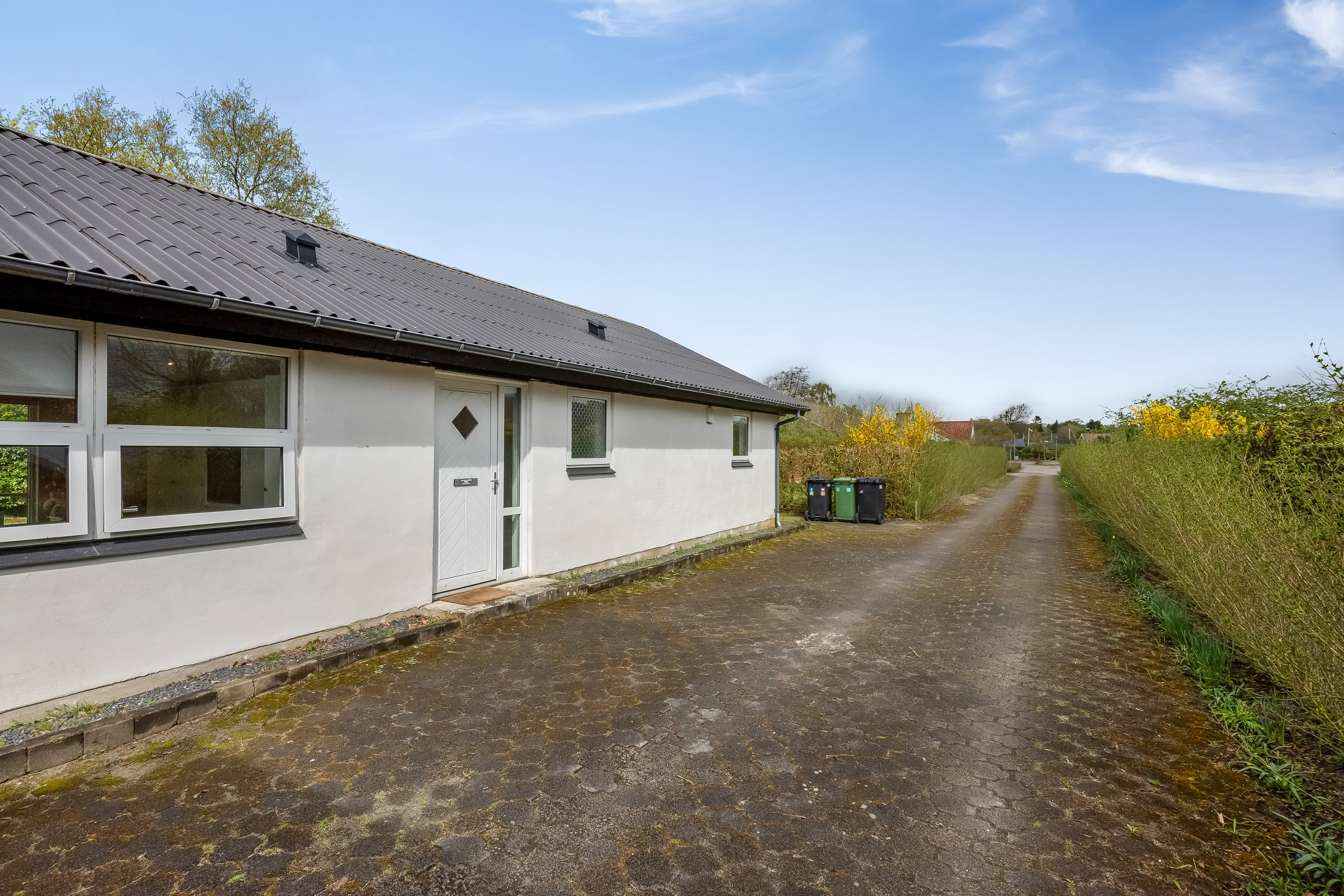 Fremhævet indkørsel billede i fuldskærmstilstand. Billede af P O Pedersens Vej 65, 7500 Holstebro