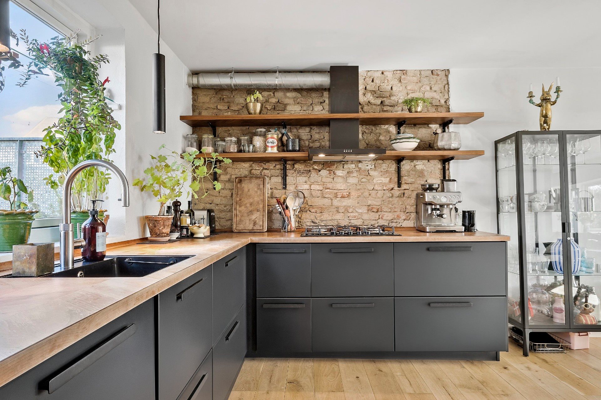 Fremhævet køkken billede i fuldskærmstilstand. Billede af Baggesensvej 3, 6000 Kolding