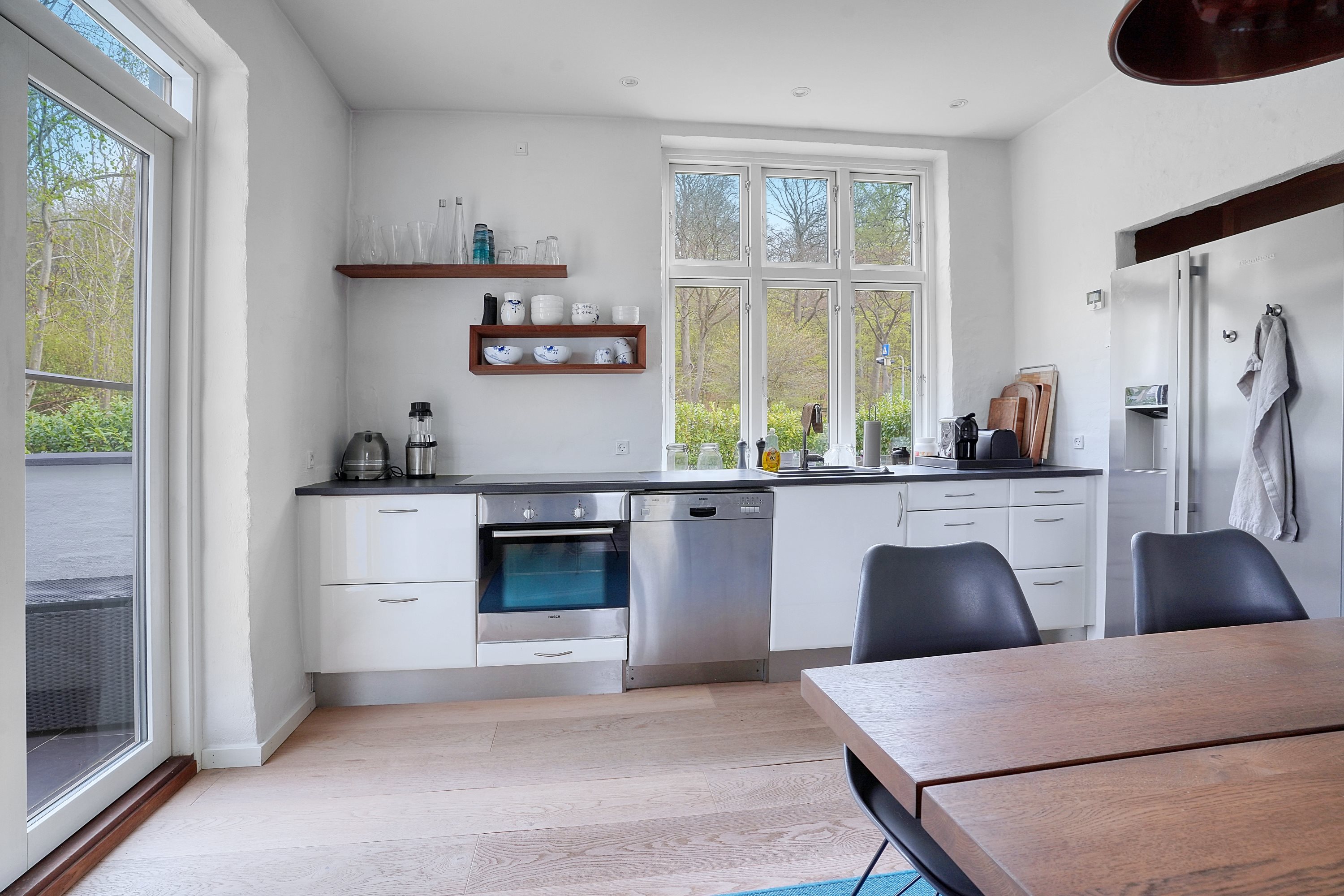 Fremhævet køkken billede i fuldskærmstilstand. Billede af Gammel Hareskovvej 325, st.., Hareskov, 3500 Værløse