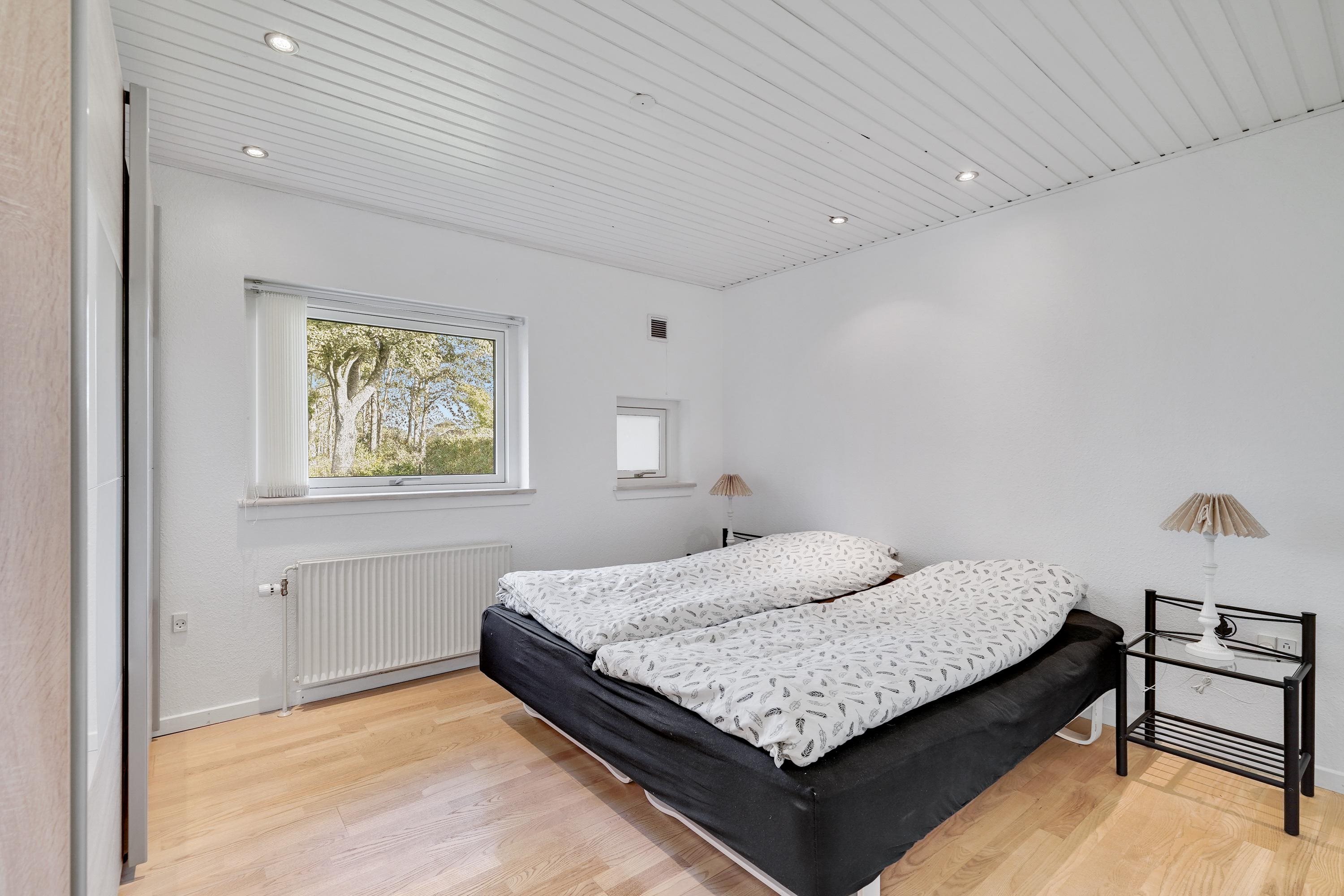 Fremhævet soveværelse billede i fuldskærmstilstand. Billede af Sønderkær 381, 7190 Billund