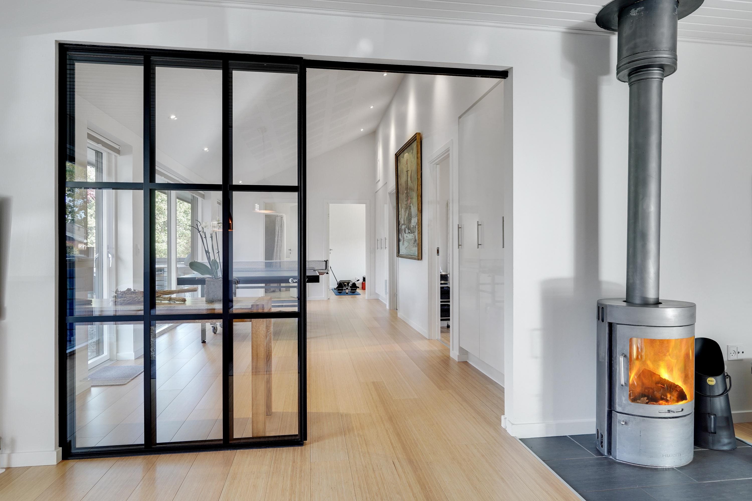 Fremhævet stue billede i fuldskærmstilstand. Billede af Sønderkær 381, 7190 Billund