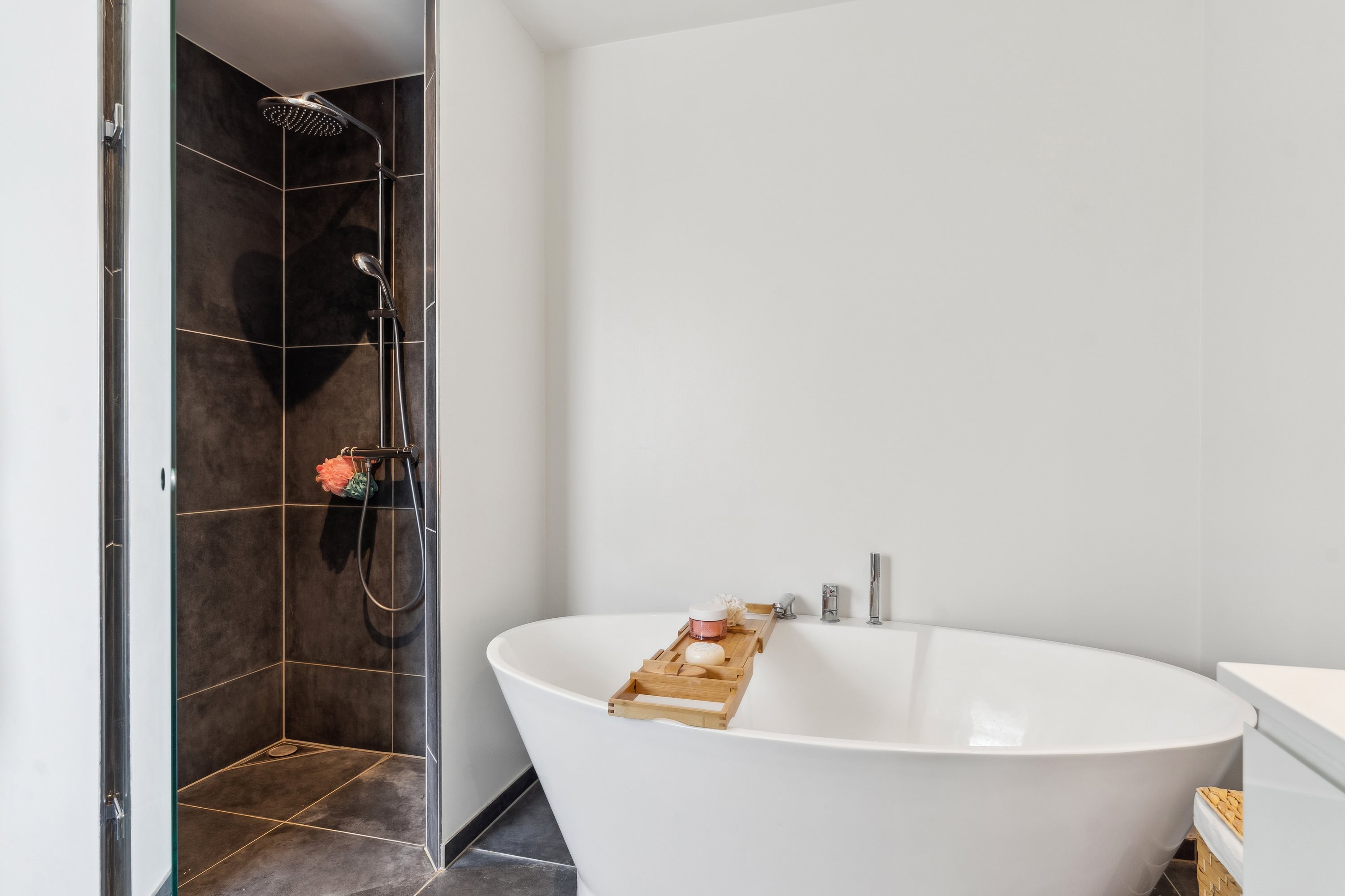 Fremhævet badeværelse billede i fuldskærmstilstand. Billede af Tvedvangen 266A, 2730 Herlev