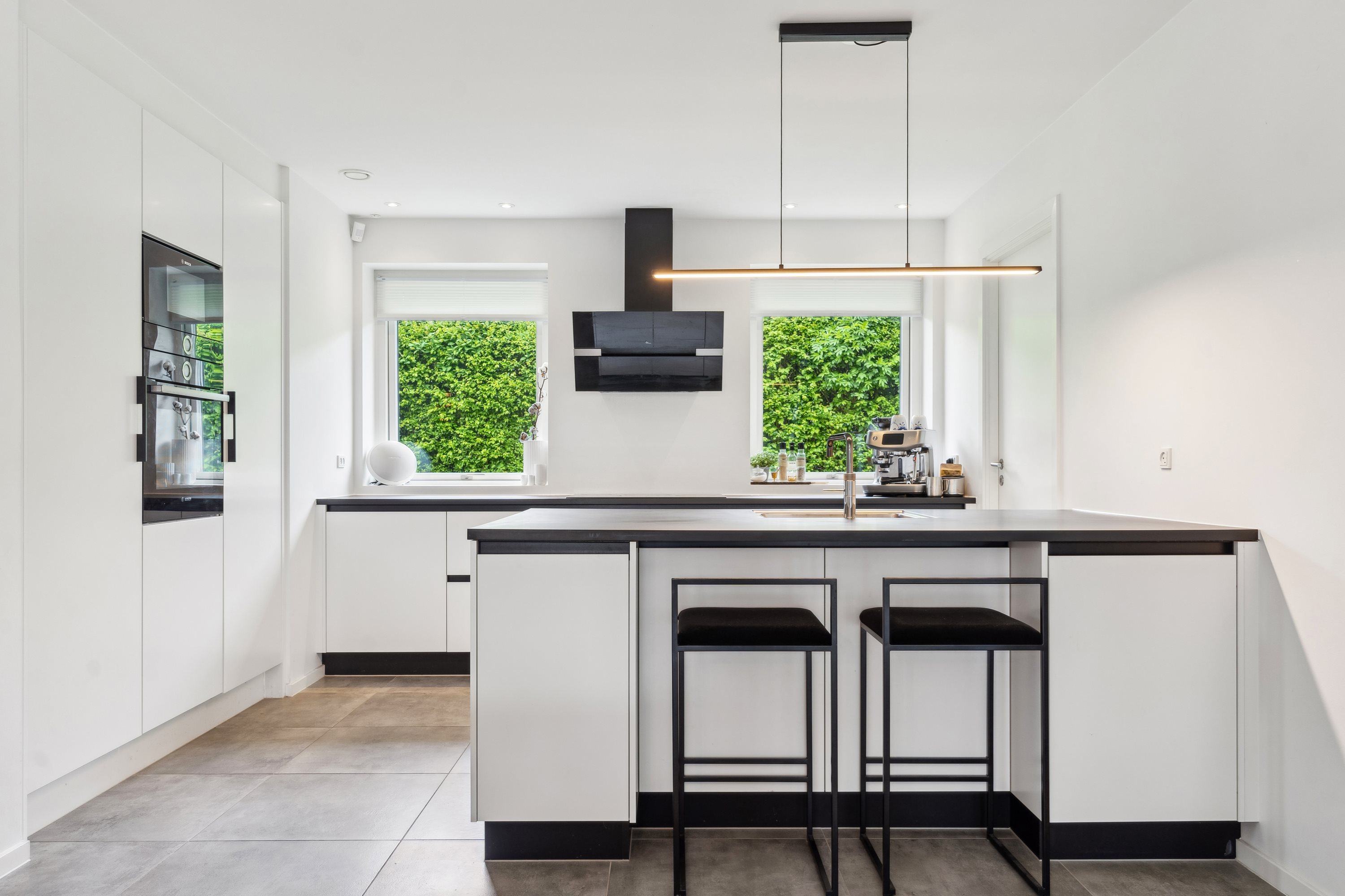 Fremhævet køkken billede i fuldskærmstilstand. Billede af Tvedvangen 266A, 2730 Herlev