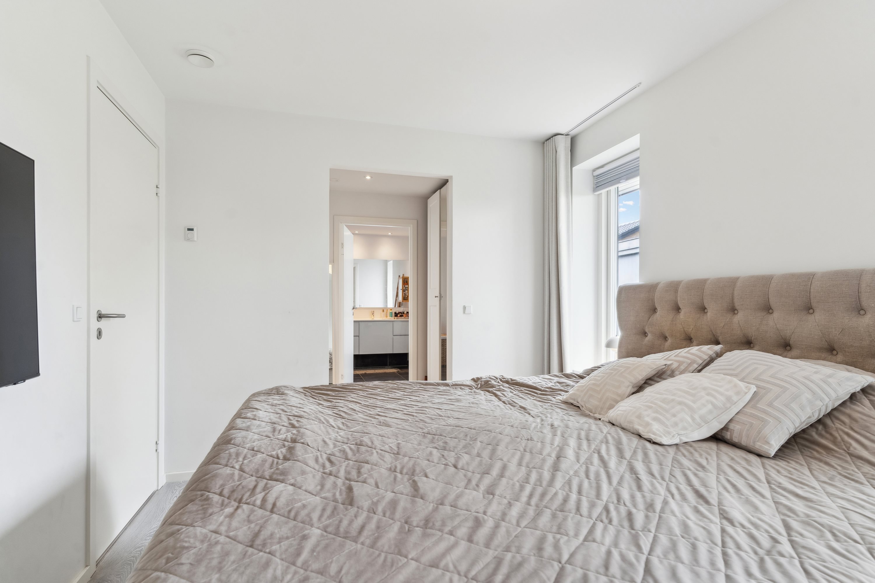 Fremhævet værelse billede i fuldskærmstilstand. Billede af Tvedvangen 266A, 2730 Herlev