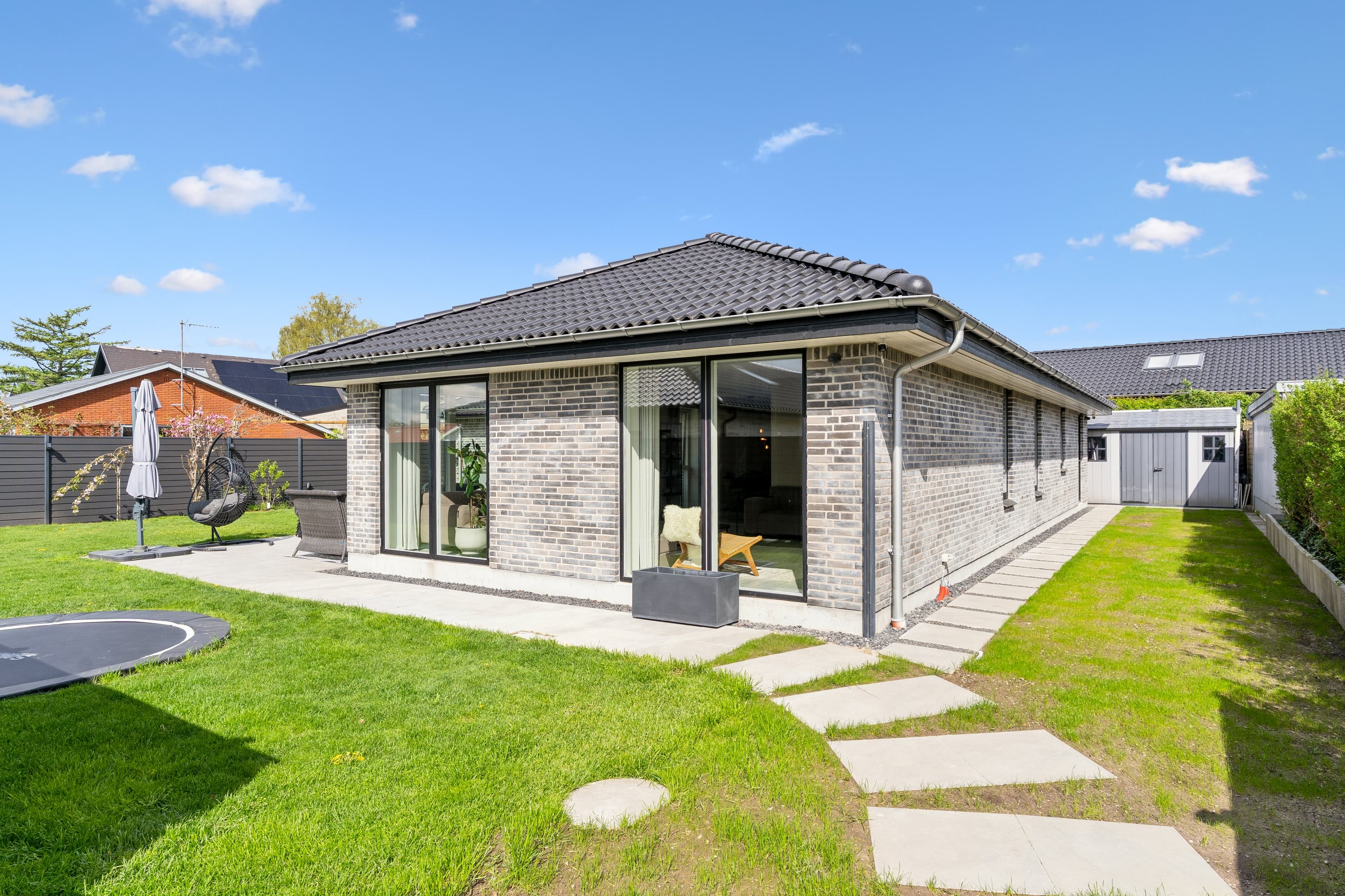 Fremhævet ejendom 1 billede i fuldskærmstilstand. Billede af Tvedvangen 266A, 2730 Herlev