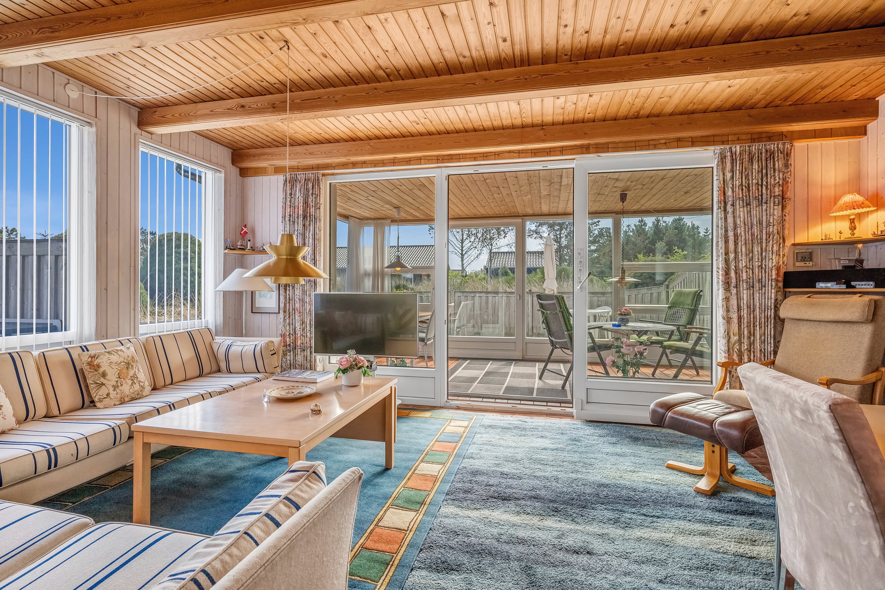 Fremhævet stue billede i fuldskærmstilstand. Billede af Holmsborgvej 8, Søndervig, 6950 Ringkøbing