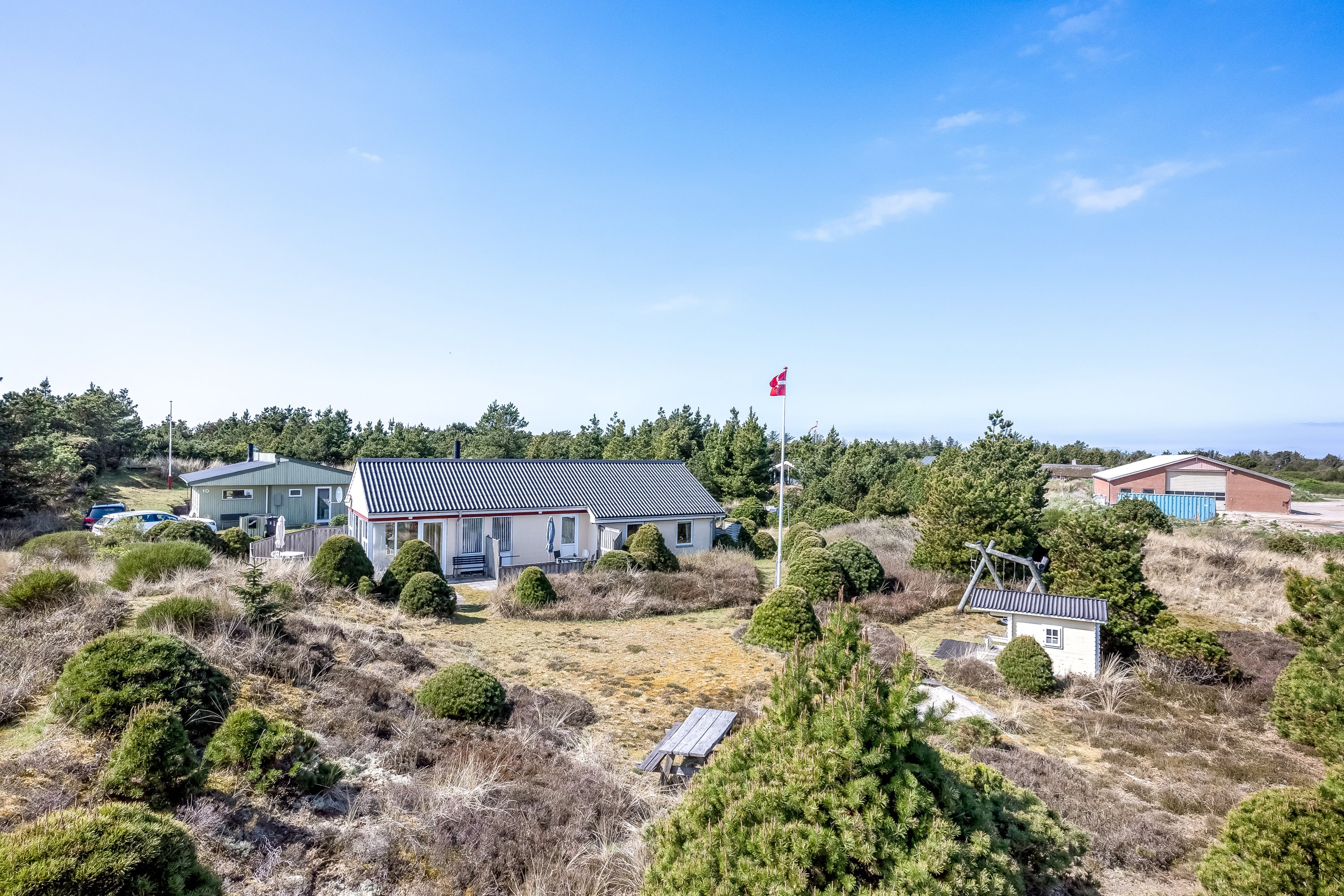 Miniaturebillede 1: ejendommen. Billede af Holmsborgvej 8, Søndervig, 6950 Ringkøbing