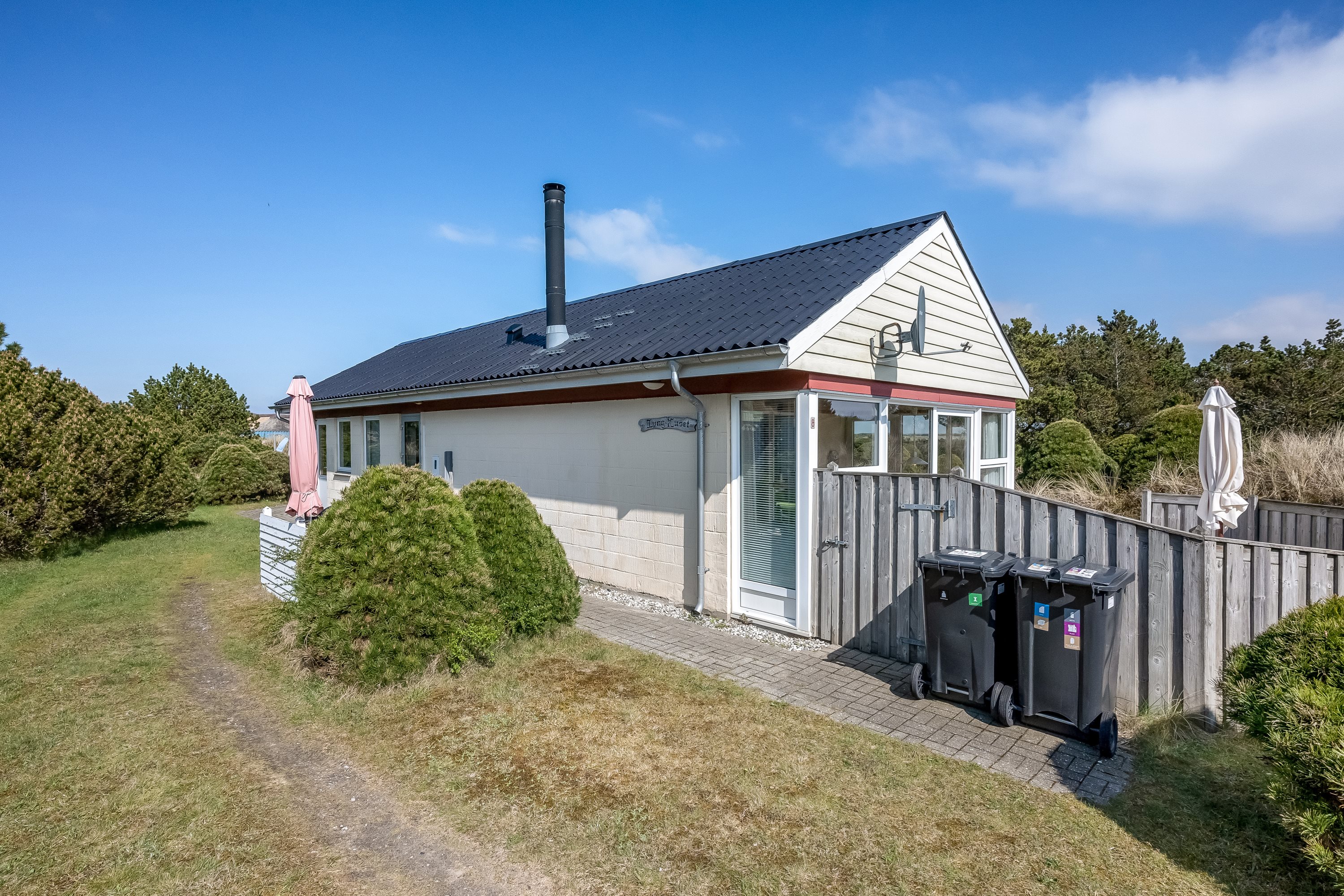 Fremhævet ejendommen billede i fuldskærmstilstand. Billede af Holmsborgvej 8, Søndervig, 6950 Ringkøbing