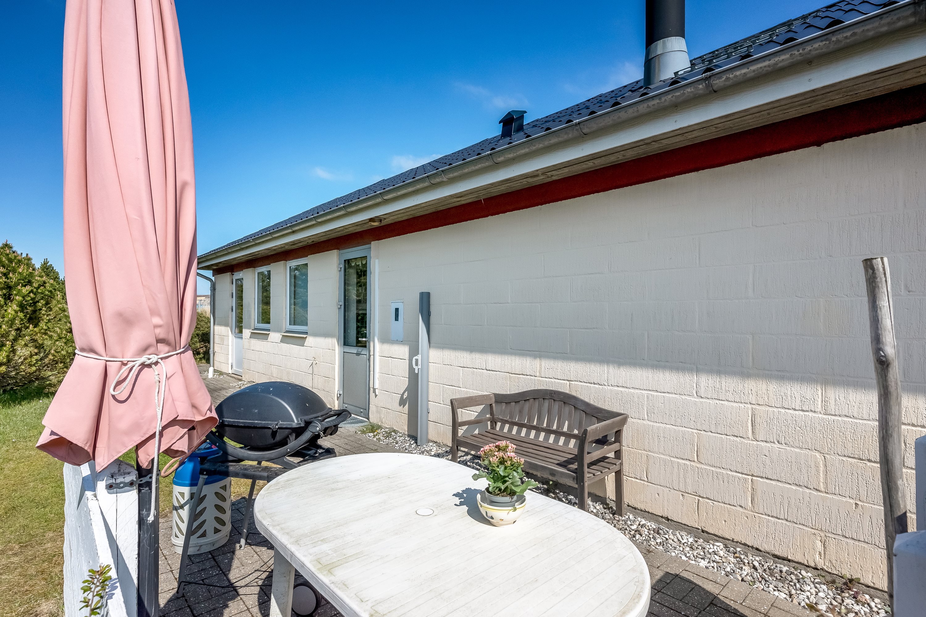 Fremhævet terrasse billede i fuldskærmstilstand. Billede af Holmsborgvej 8, Søndervig, 6950 Ringkøbing