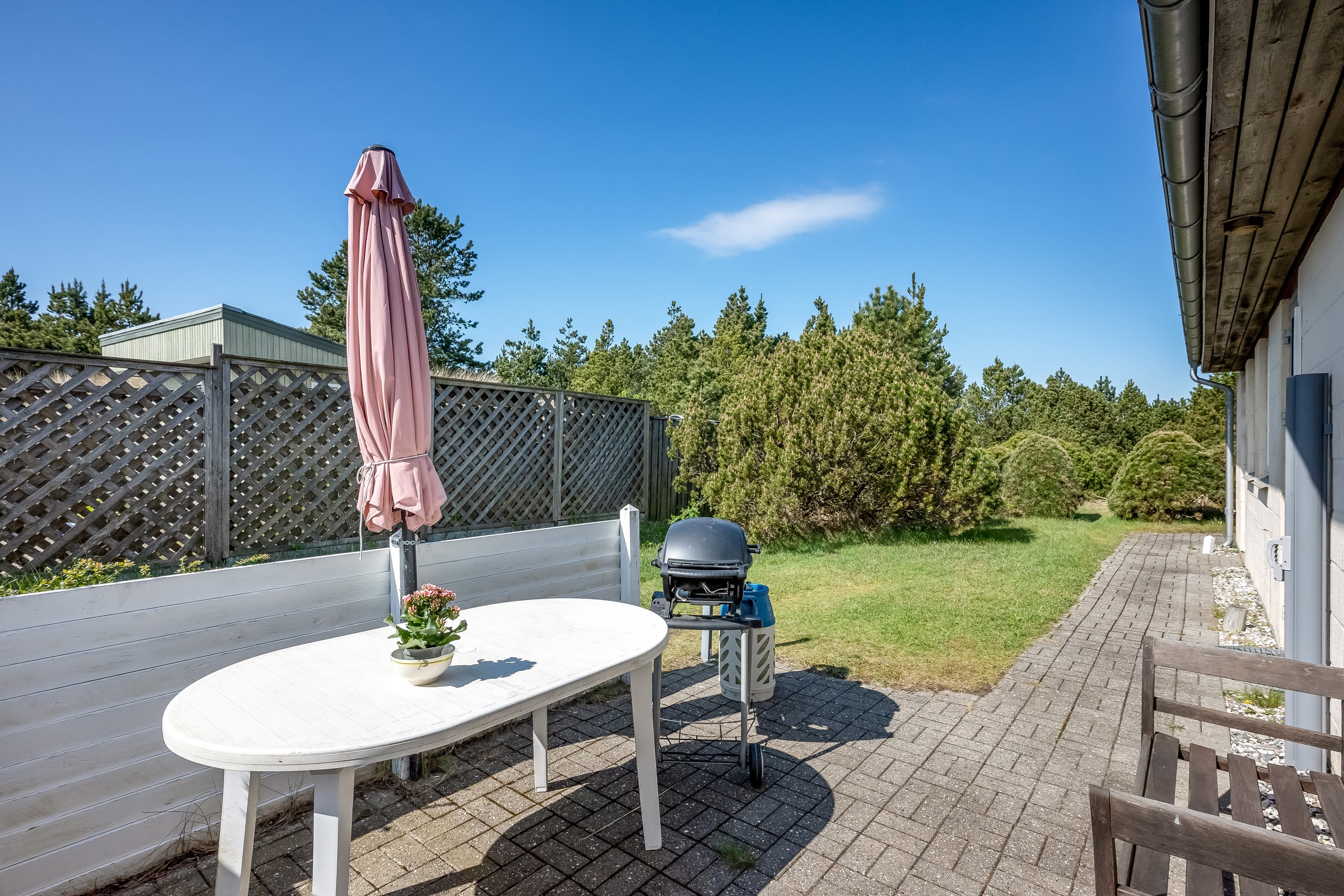 Fremhævet terrasse billede i fuldskærmstilstand. Billede af Holmsborgvej 8, Søndervig, 6950 Ringkøbing