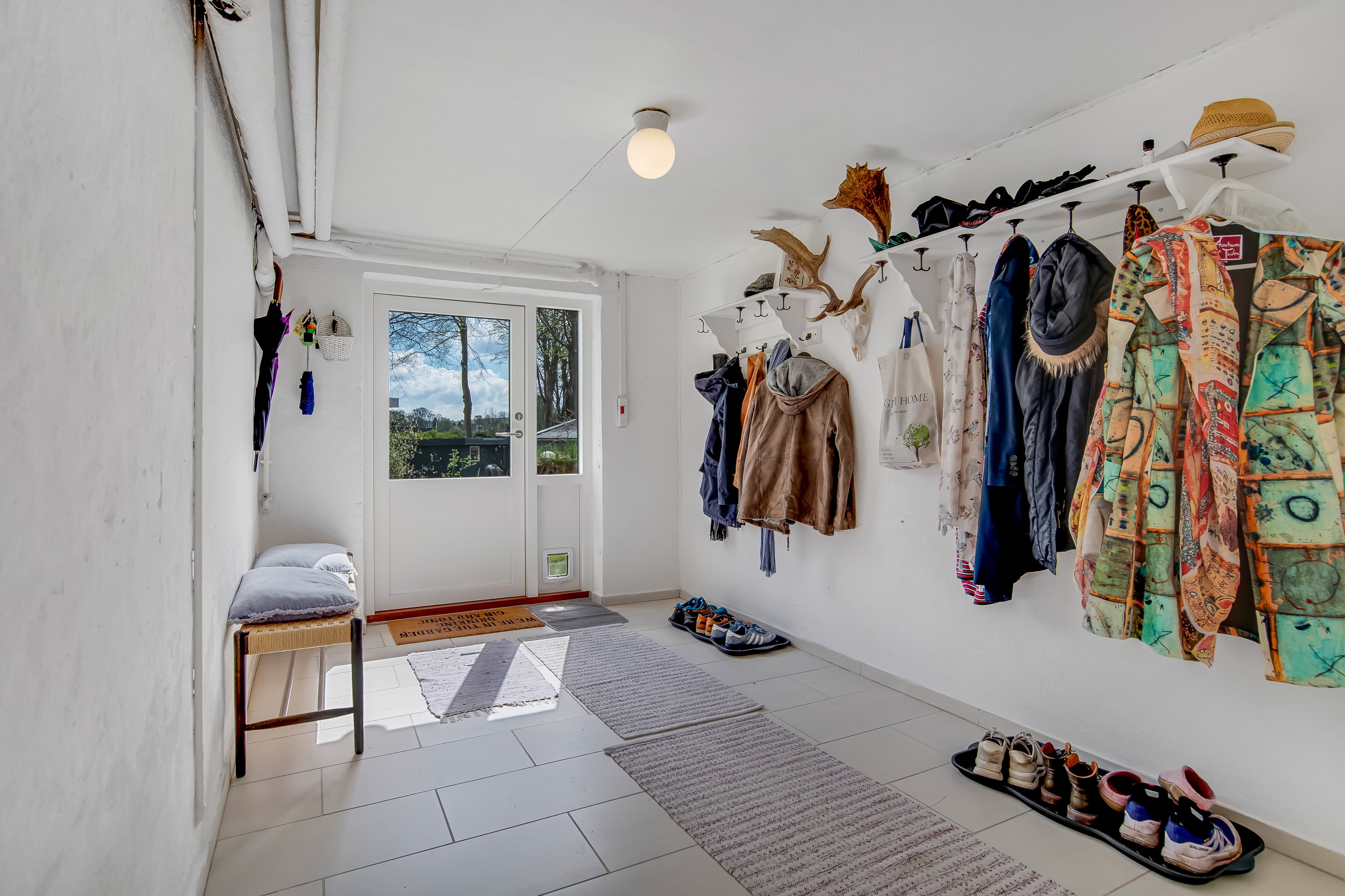 Fremhævet indgang billede i fuldskærmstilstand. Billede af Porsevej 7, 7500 Holstebro