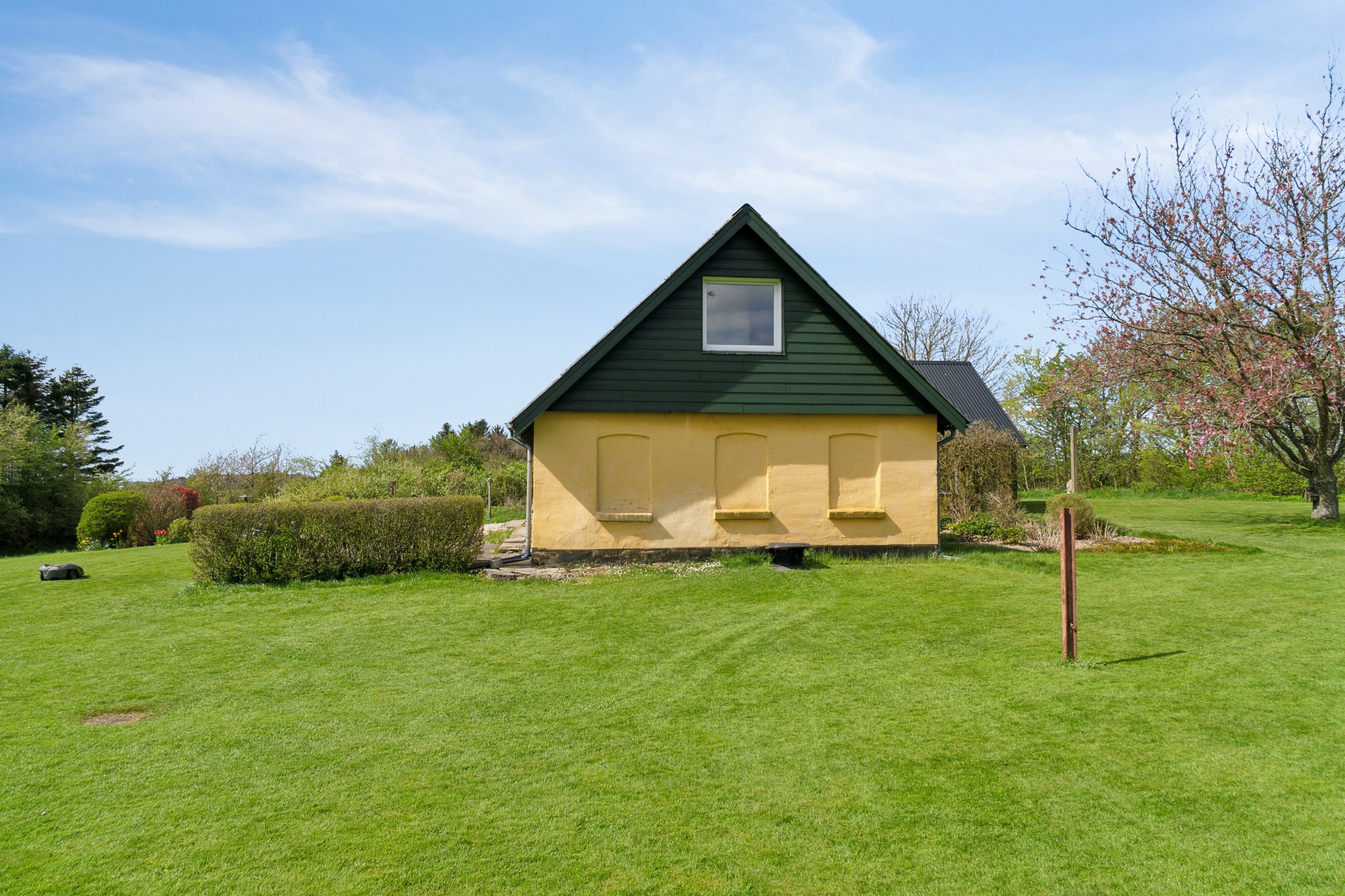 Fremhævet set fra haven billede i fuldskærmstilstand. Billede af Næstrupvej 57, Sjørring, 7700 Thisted