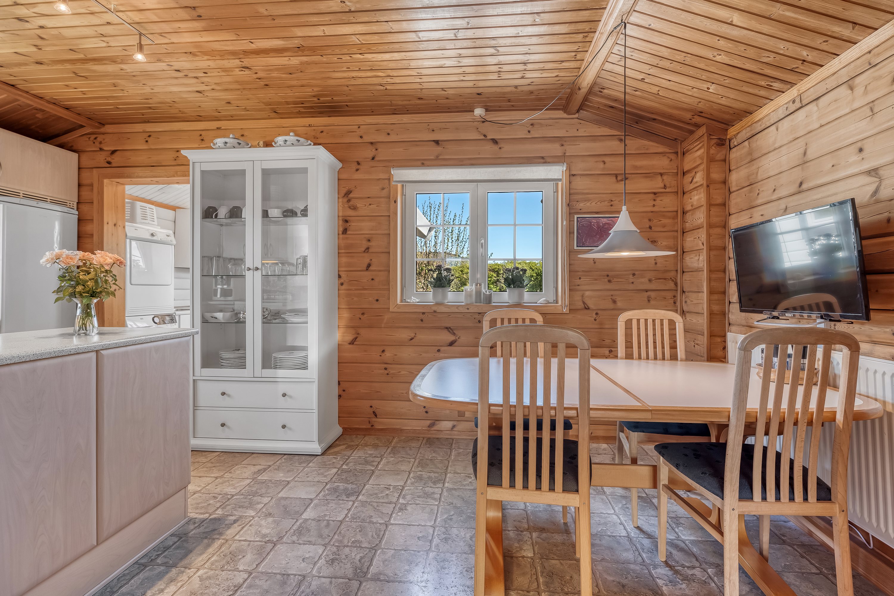 Fremhævet køkken alrum billede i fuldskærmstilstand. Billede af Frejasvej 26, 4873 Væggerløse