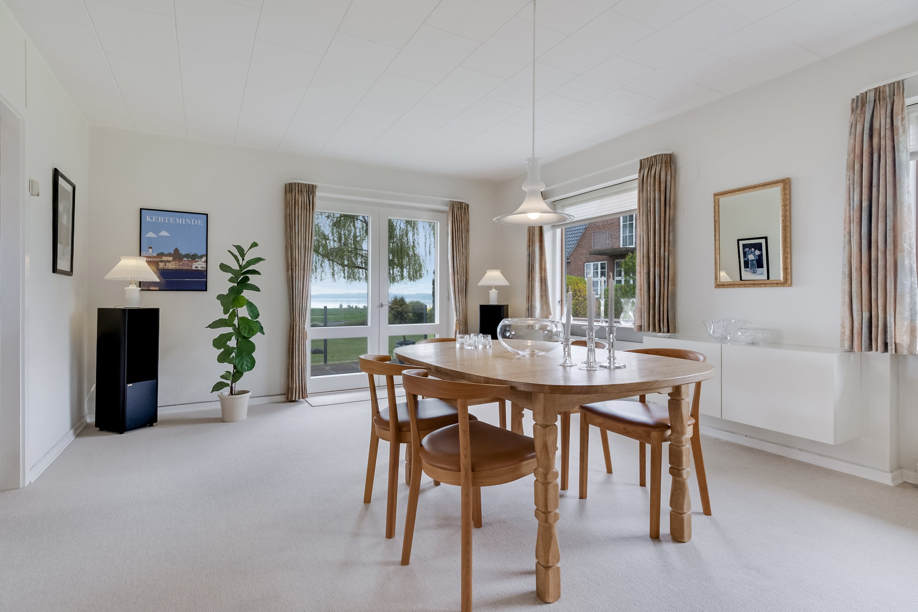 Fremhævet spisestue billede i fuldskærmstilstand. Billede af Fjordvej 2, 5330 Munkebo