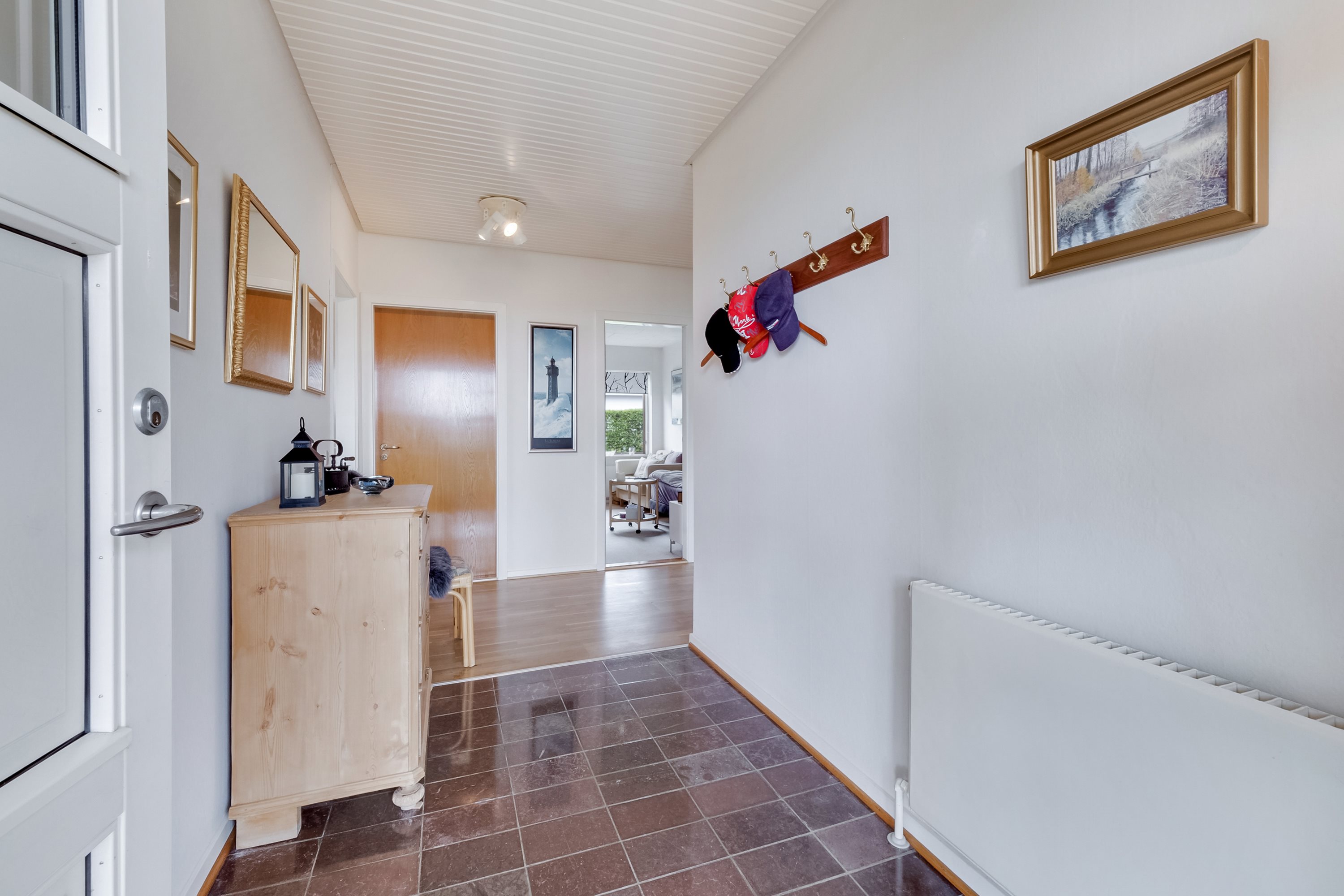 Fremhævet gang billede i fuldskærmstilstand. Billede af Fjordvej 2, 5330 Munkebo