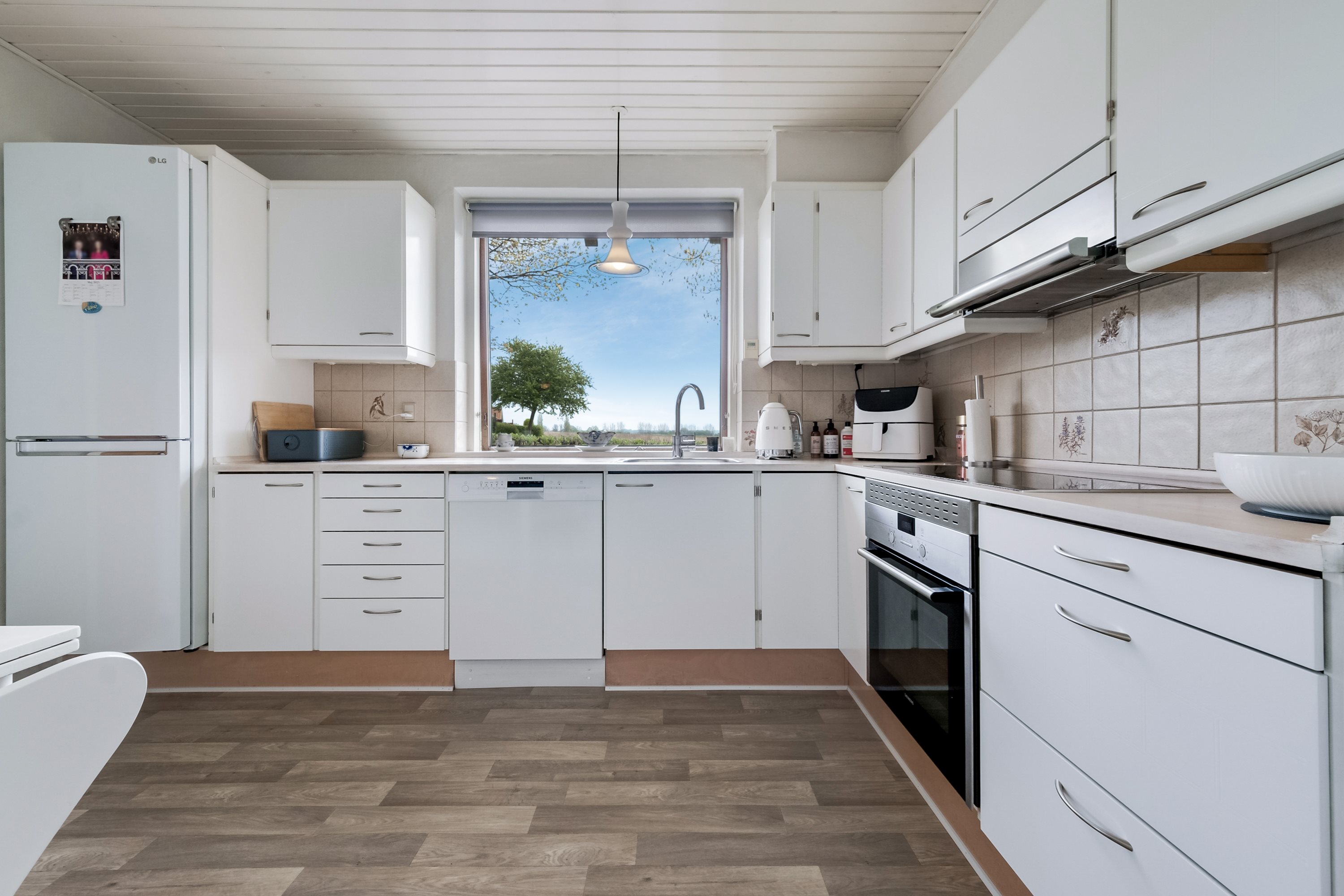 Fremhævet køkken billede i fuldskærmstilstand. Billede af Fjordvej 2, 5330 Munkebo