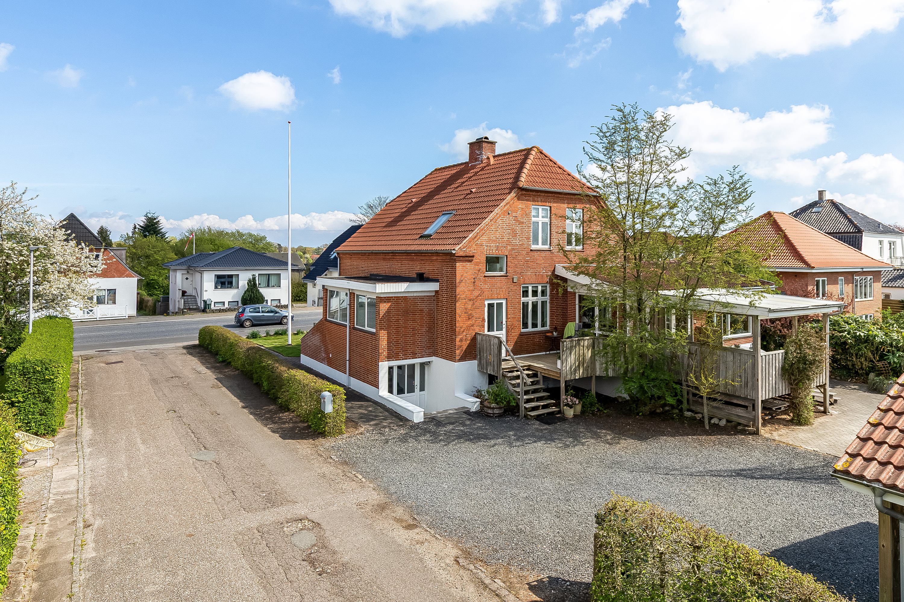 Miniaturebillede 1: indkørsel af m.larsensvej. Billede af Haderslevvej 114, 6000 Kolding