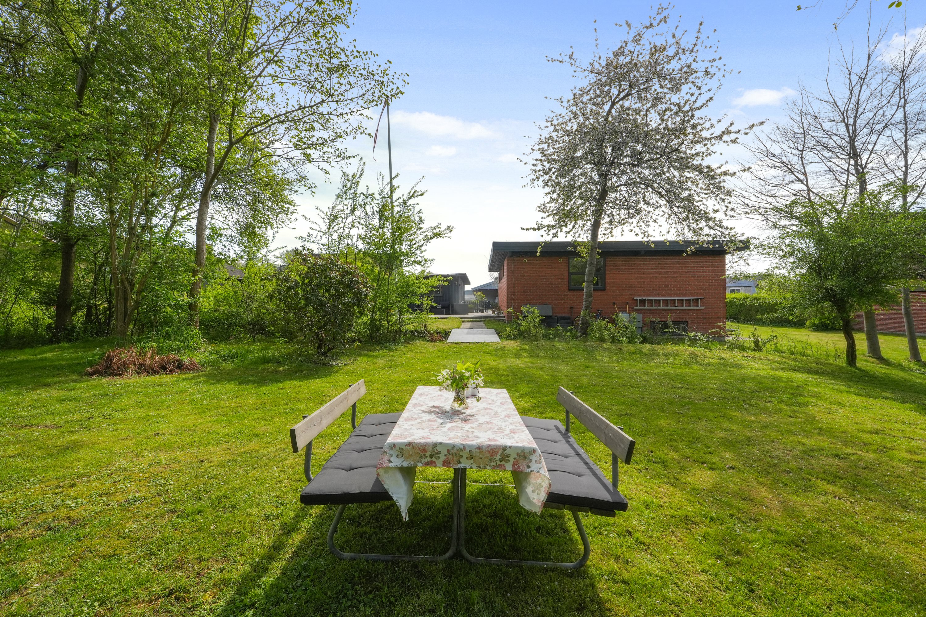 Fremhævet andet billede i fuldskærmstilstand. Billede af Ludvig Holsteins Alle 86, 2750 Ballerup