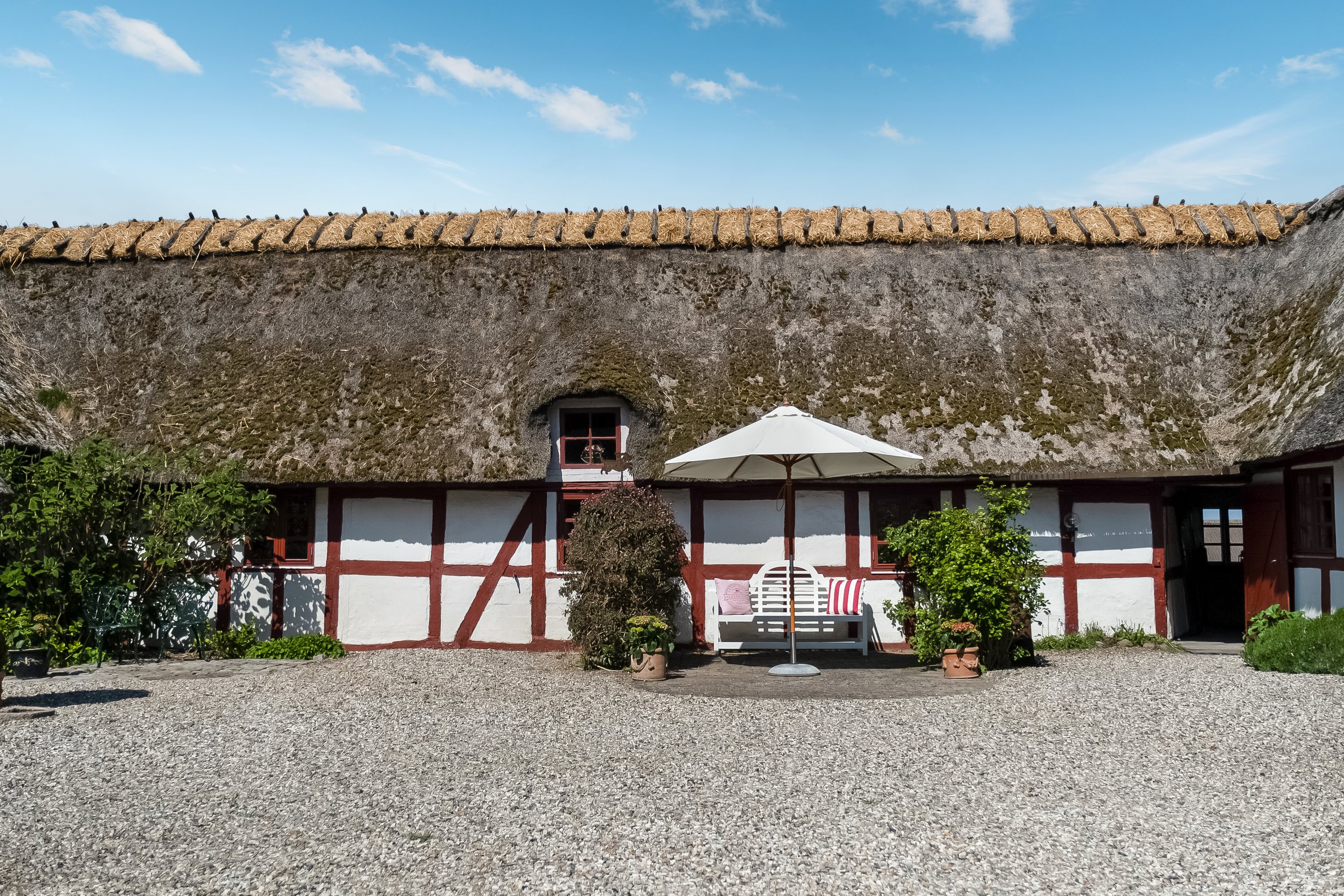 Fremhævet gårdmiljø billede i fuldskærmstilstand. Billede af Over Kærbyvej 98, Over Kærby, 5300 Kerteminde