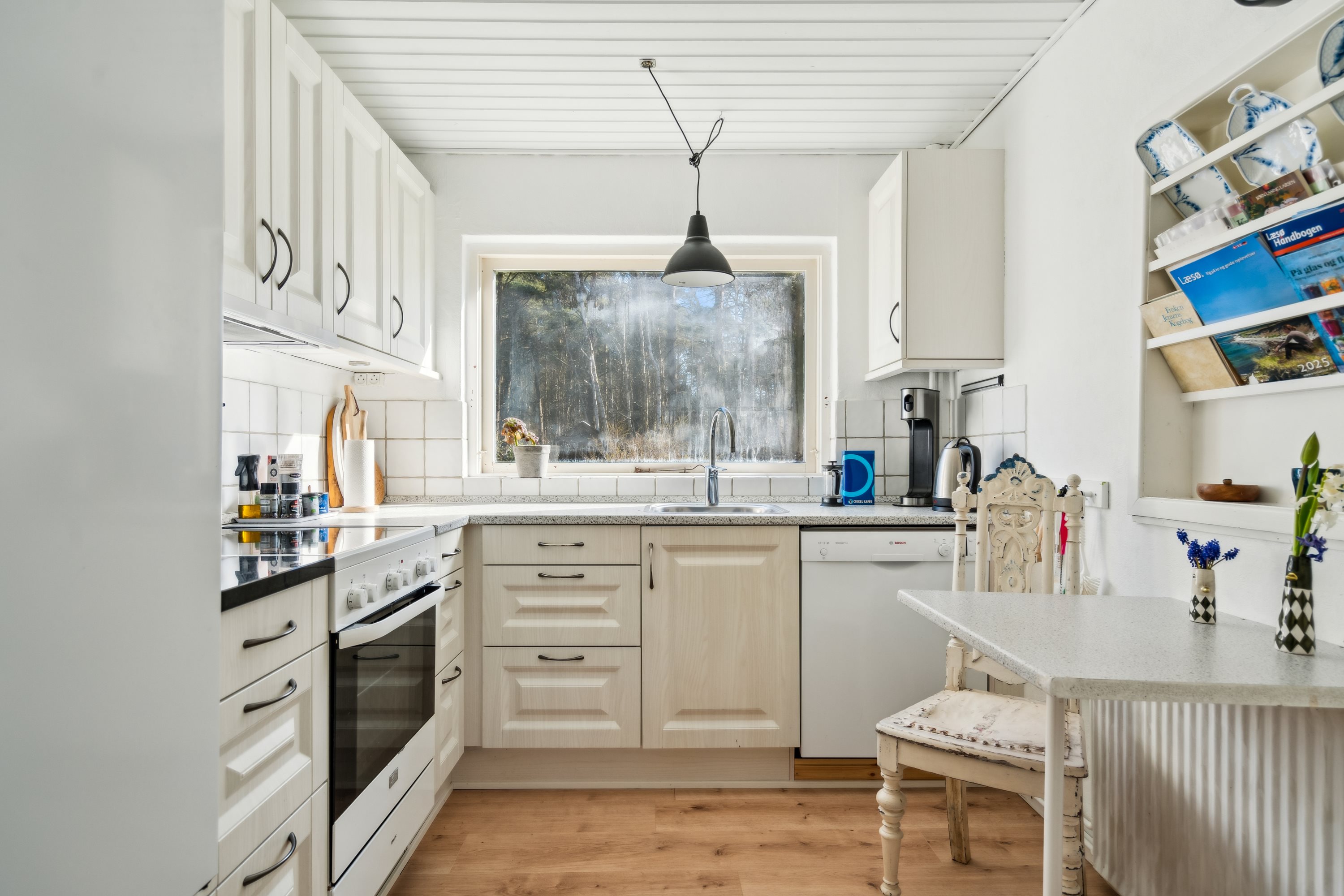 Fremhævet køkken billede i fuldskærmstilstand. Billede af Østerby Havnegade 58, Østerby Havn, 9940 Læsø