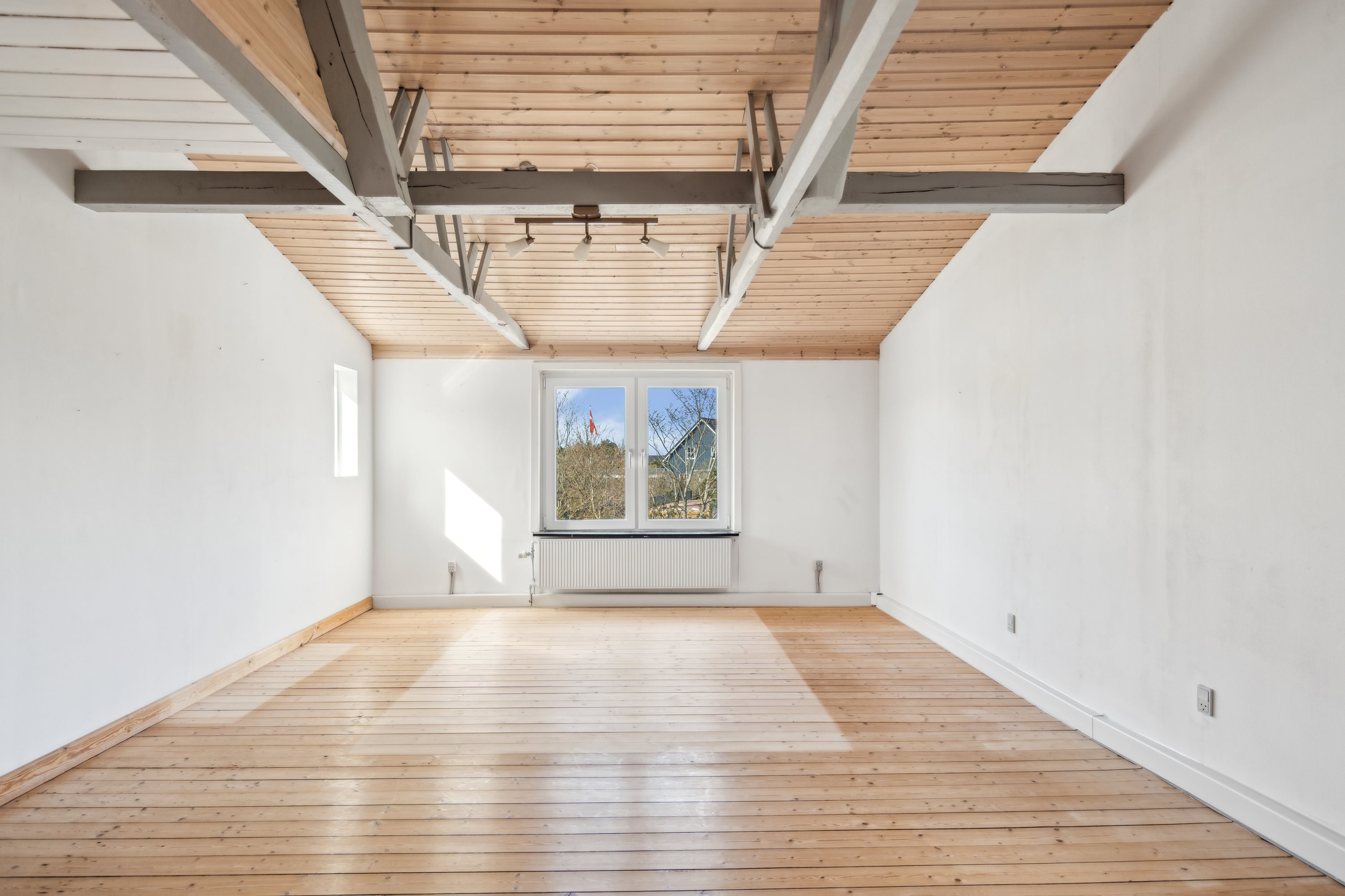 Fremhævet garage billede i fuldskærmstilstand. Billede af Vesterø Havnegade 39, Vesterø Havn, 9940 Læsø