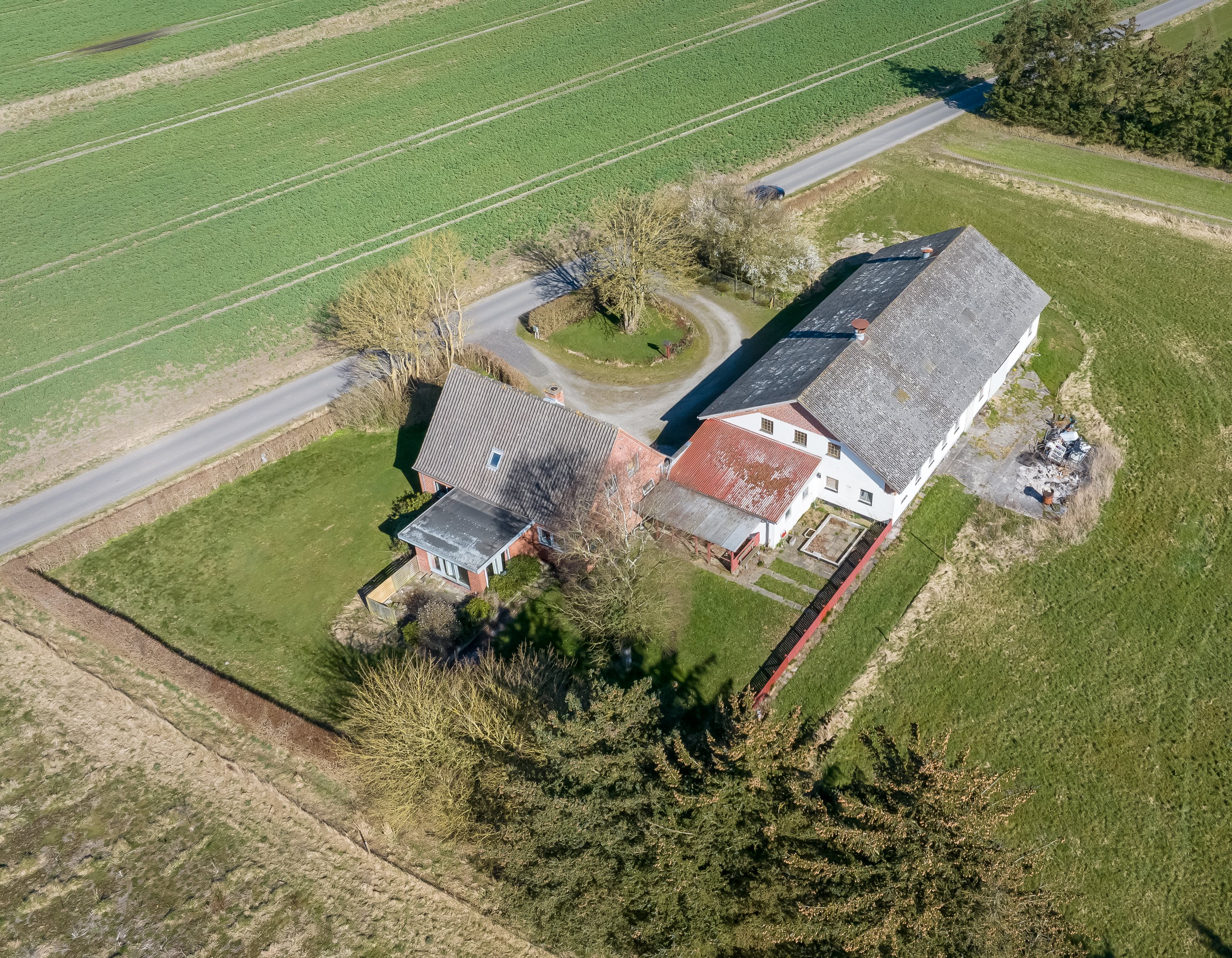 Landejendom på V Idskovvej 4, 9352 Dybvad