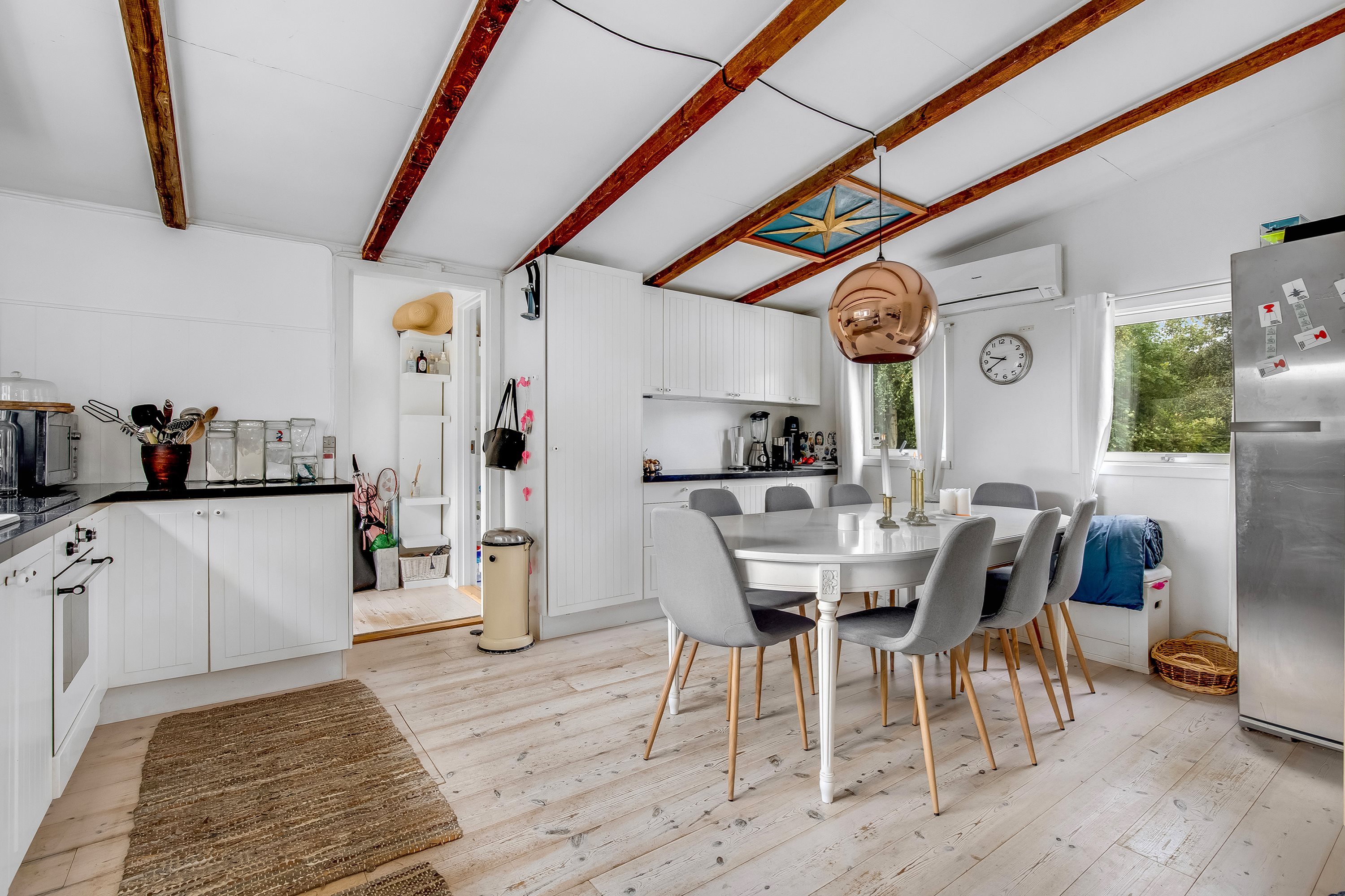 Fremhævet køkken alrum billede i fuldskærmstilstand. Billede af Præsthøjvej 14, 3300 Frederiksværk