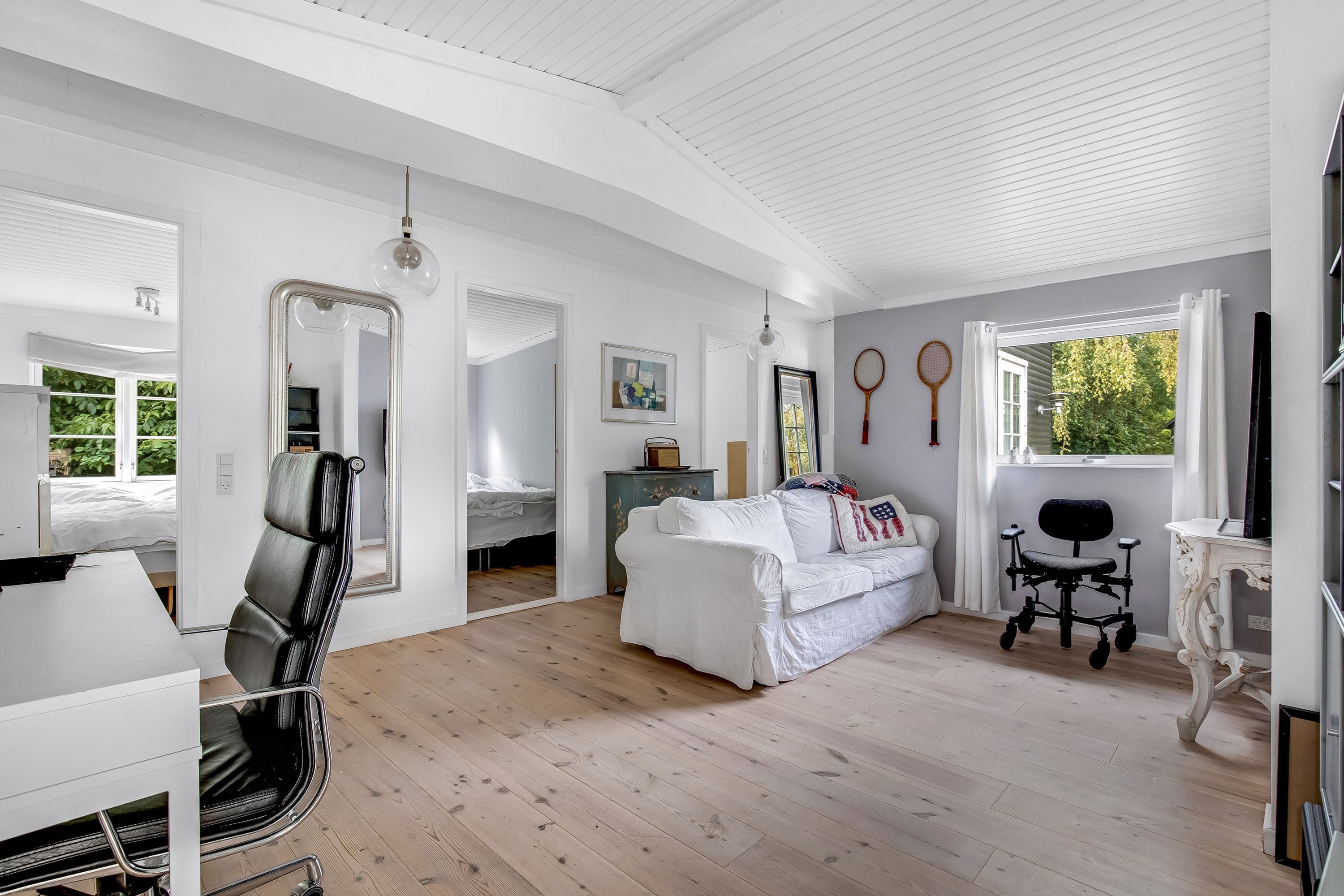 Fremhævet stue/alrum billede i fuldskærmstilstand. Billede af Præsthøjvej 14, 3300 Frederiksværk